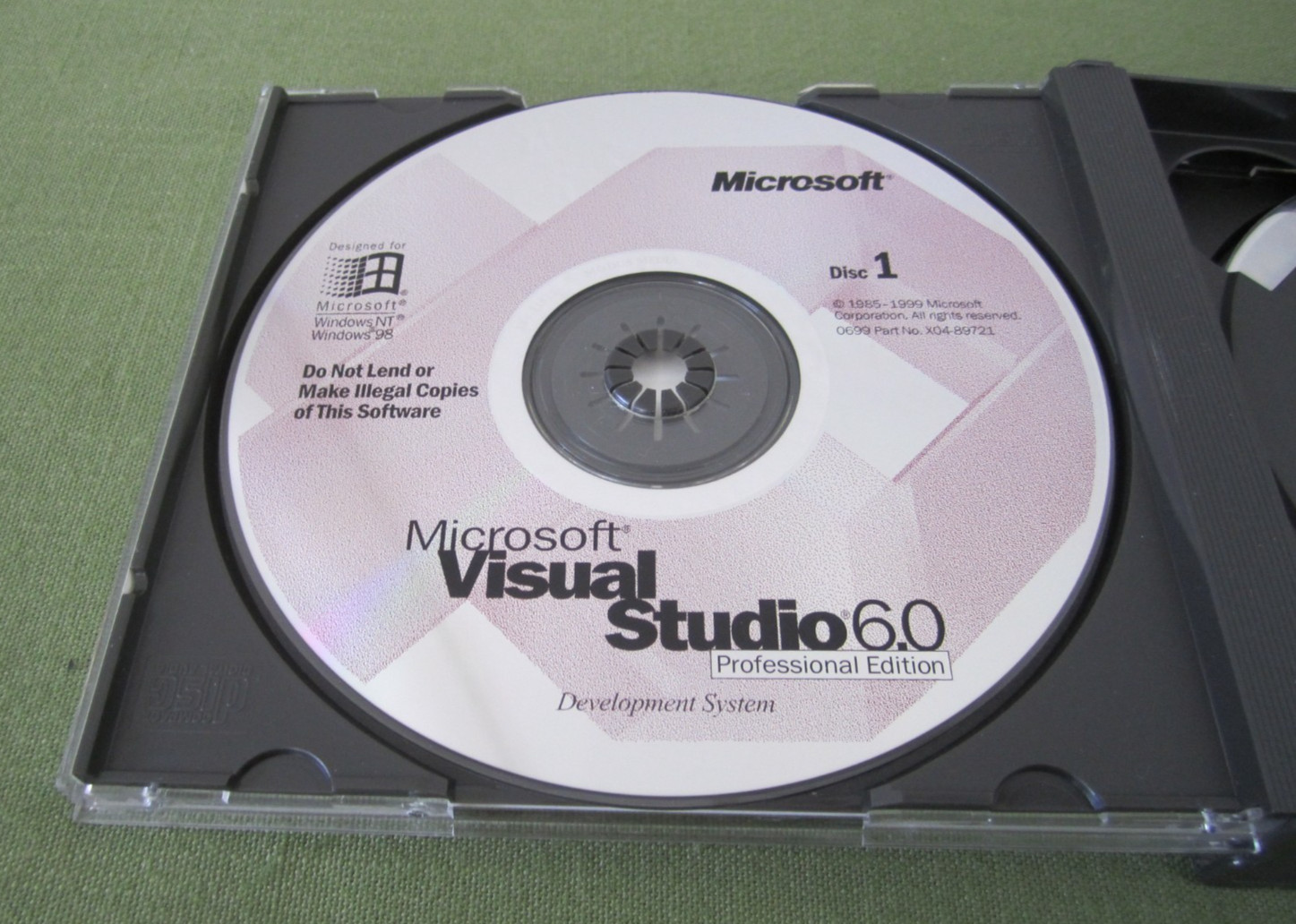 Vintage Microsoft Visual Studio 6.0 Professional Edition (3) CDs, w/ cd key