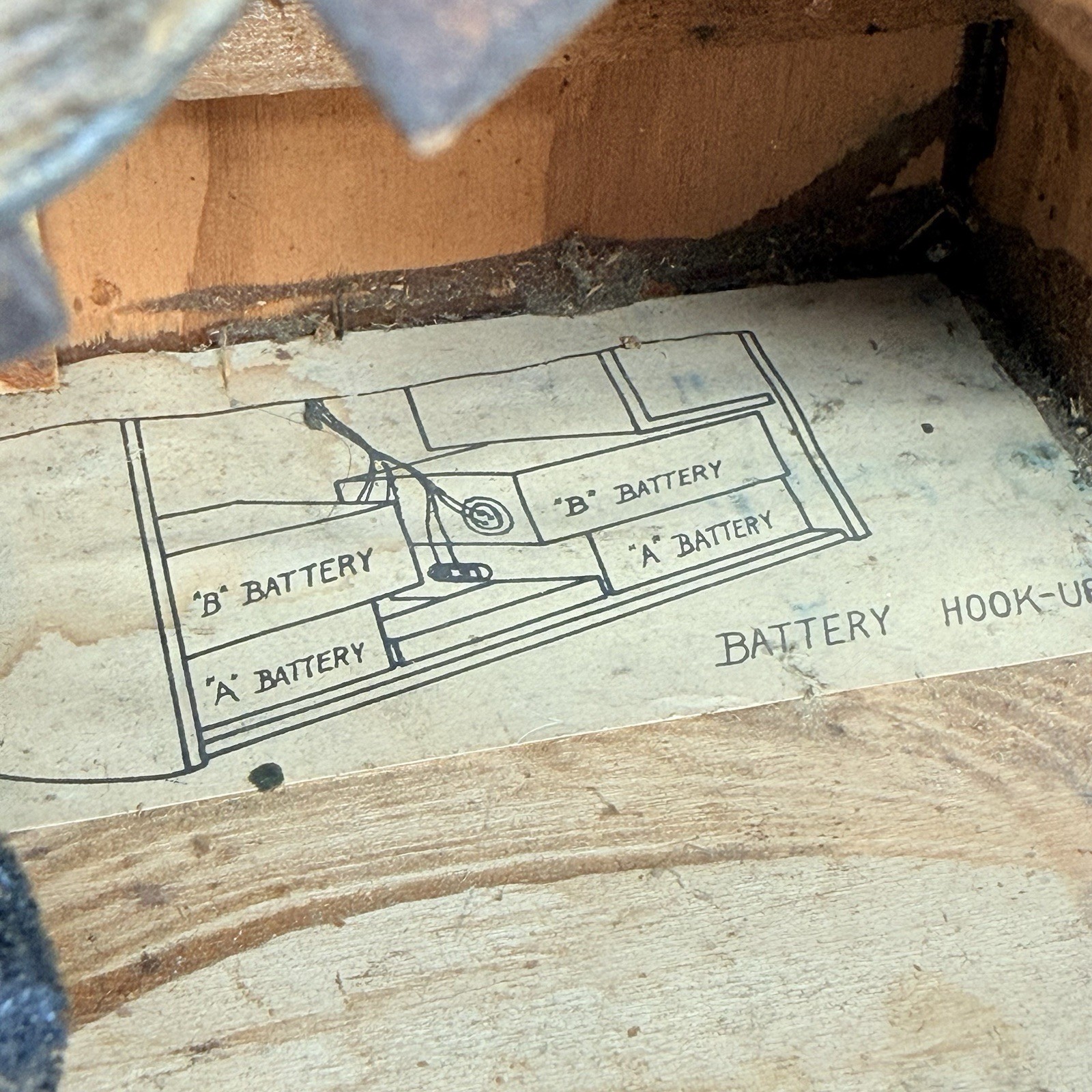 Rare Vintage 1940 GE General Electric JB-630 Carryabout Portable Radio