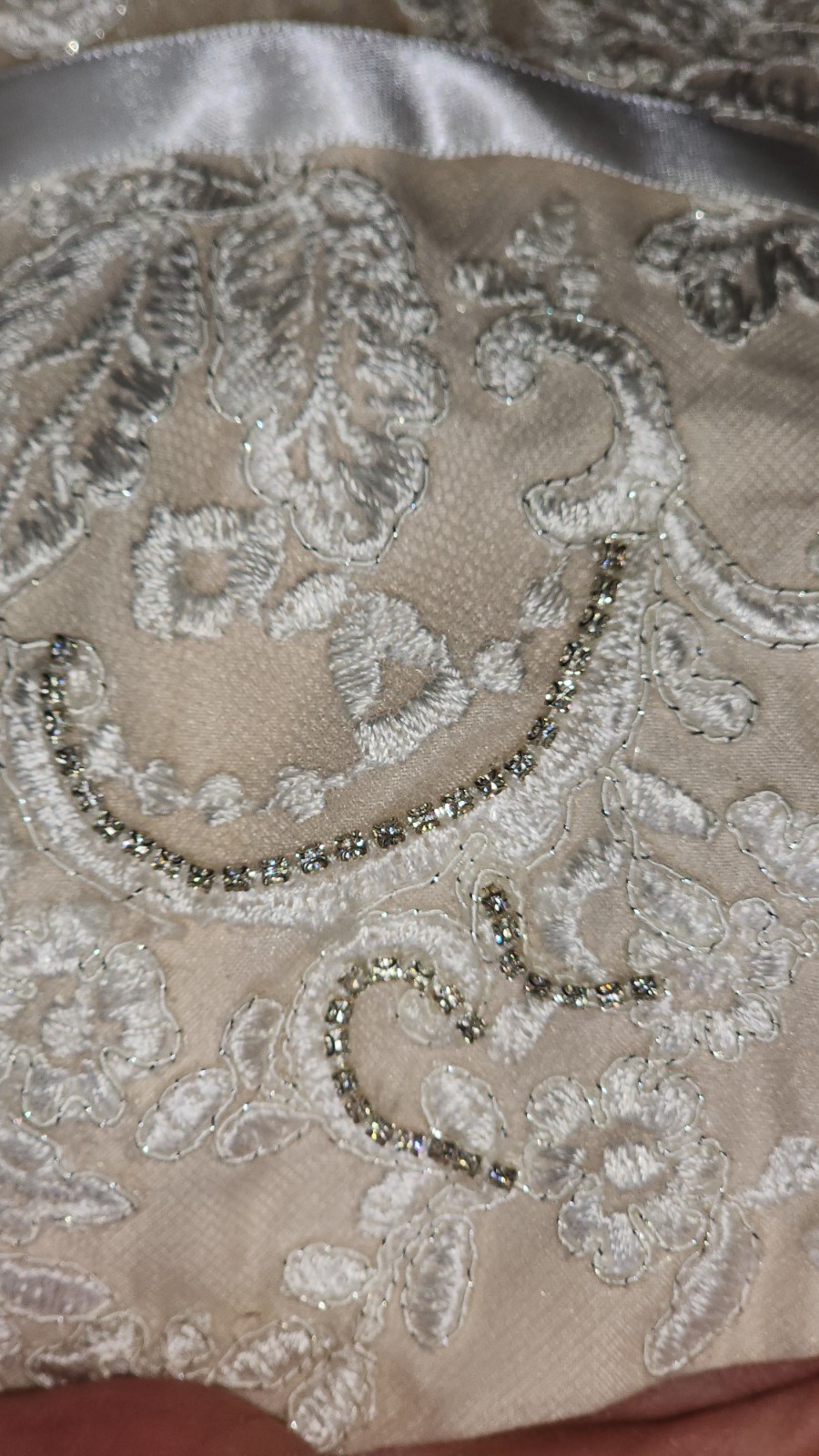 $180 Davids Bridal Ivory Floral Applique Spaghetti Strap Flower Girl Dress Sz 4