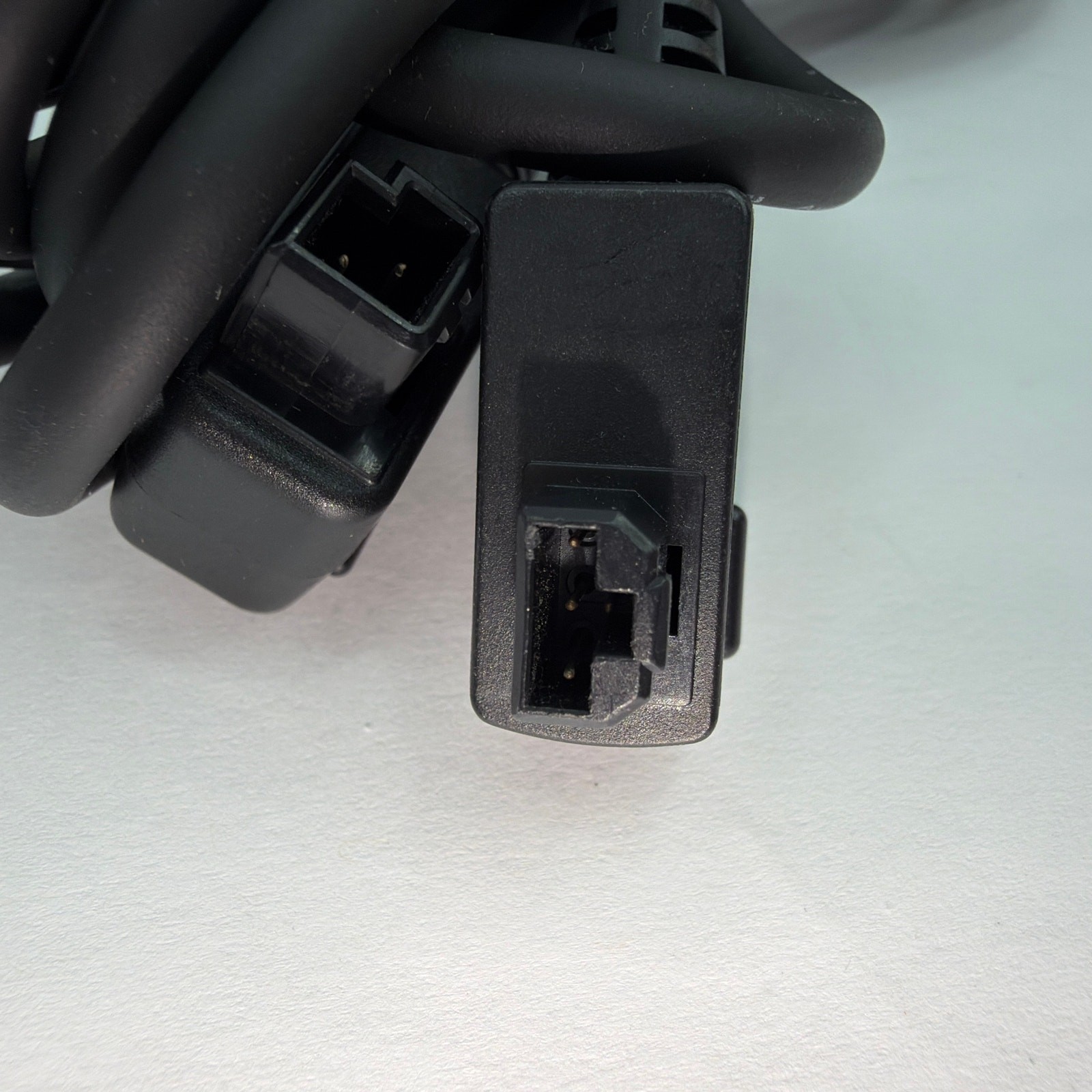 Sony 3-Pin to 4-Pin Connection Cable Black