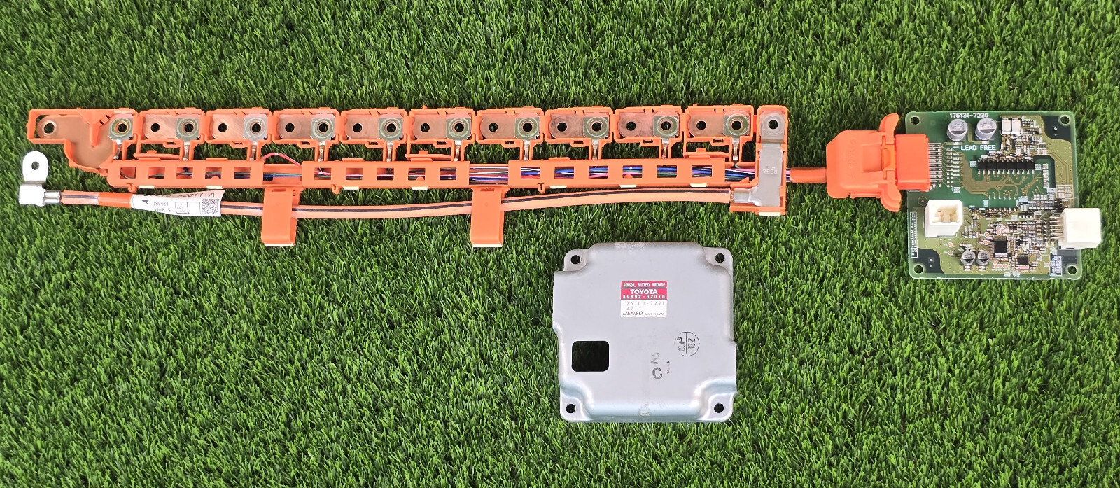 Toyota Prius C 2012-2017 Hybrid Battery Voltage sensor 89892-52010 with wire OEM