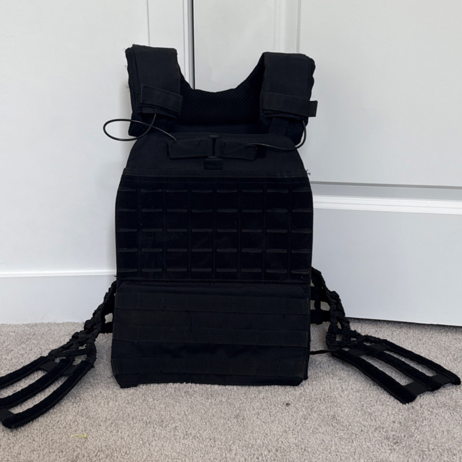 Wolf Tactical Weighted Vest Exercise Cross Training and 14.5 lb Weighted Plates