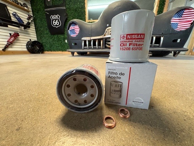 (2) Genuine Nissan Infiniti Oil Filter 15208-65F0A w/gaskets SAME AS DEALER