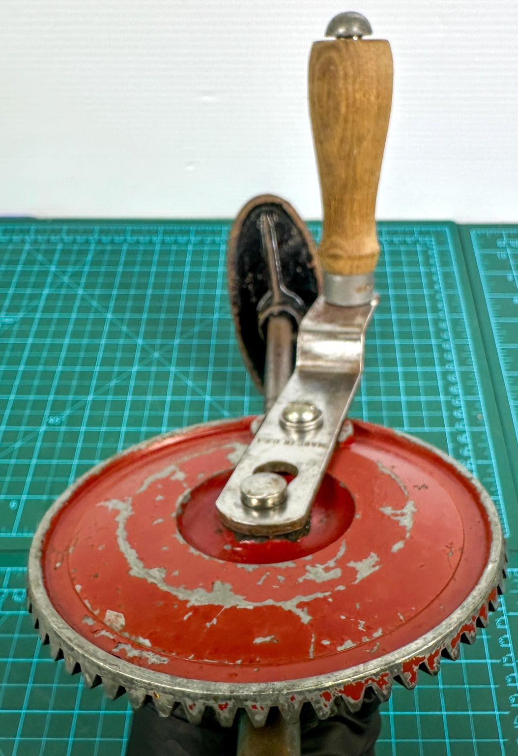 Vintage Hand Crank Eggbeater Shoulder Brace Drill Tool A218 Red Made In USA