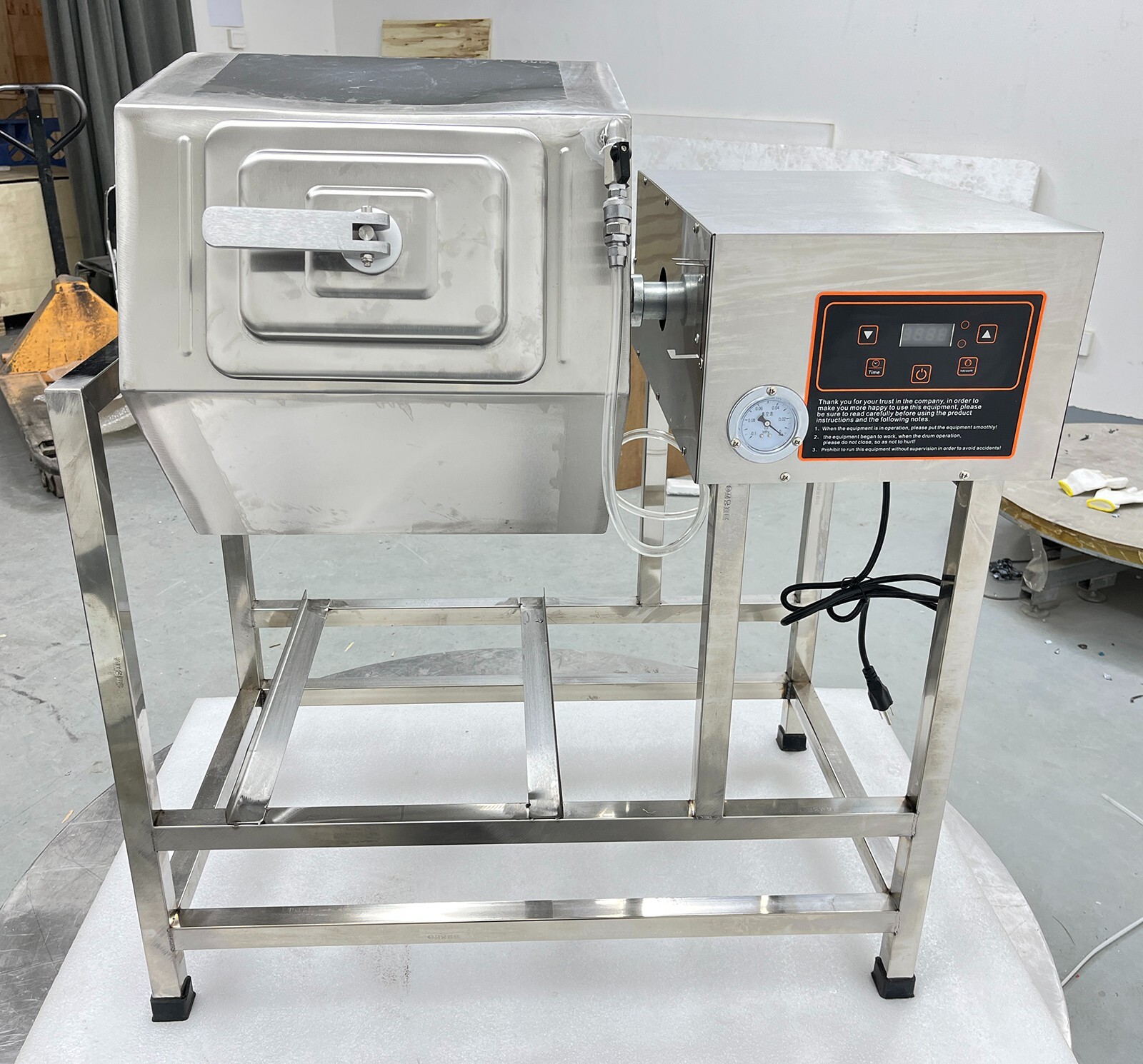 104 LBS Vacuum Pump Meat Food Tumbler Mixer Curing Rolling Kneading Machine 110V