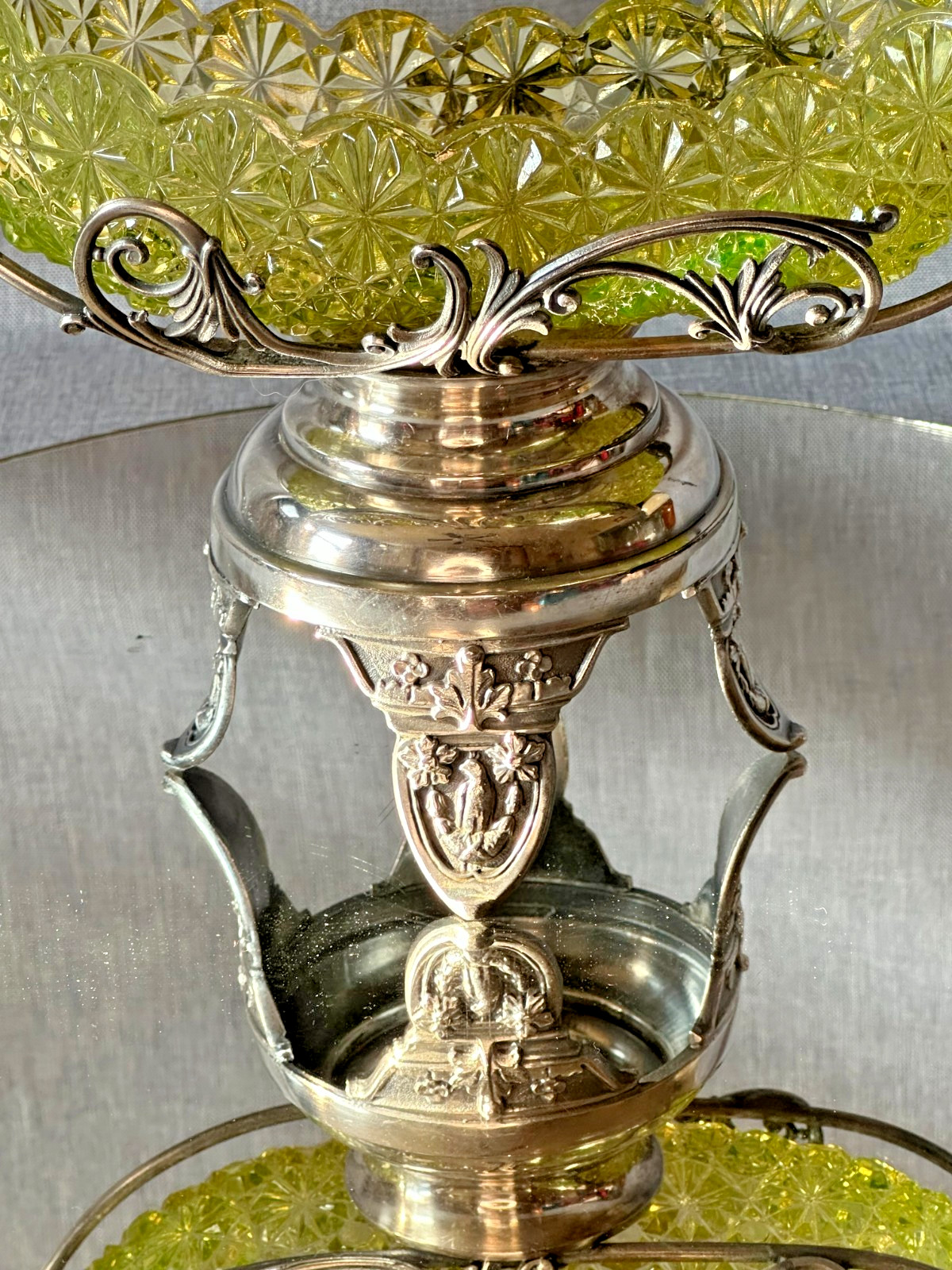 Antique Barbour Brothers Quadruple plate Castor Button & Bows Daisy Canoe Bowl