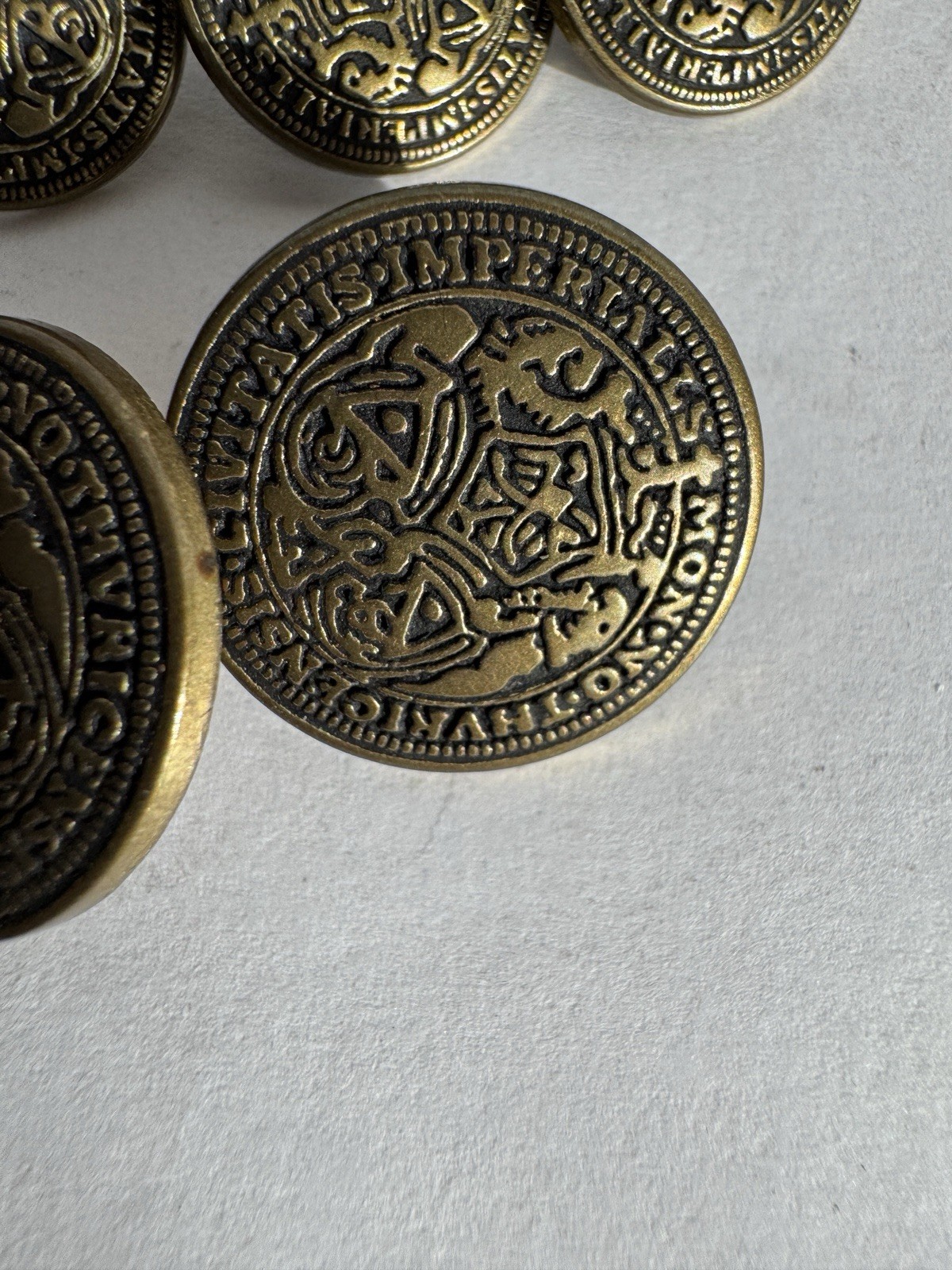 Oscar de la Renta Blazer 10 Button Set Bronze Filigree Lions Shield Latin Phrase