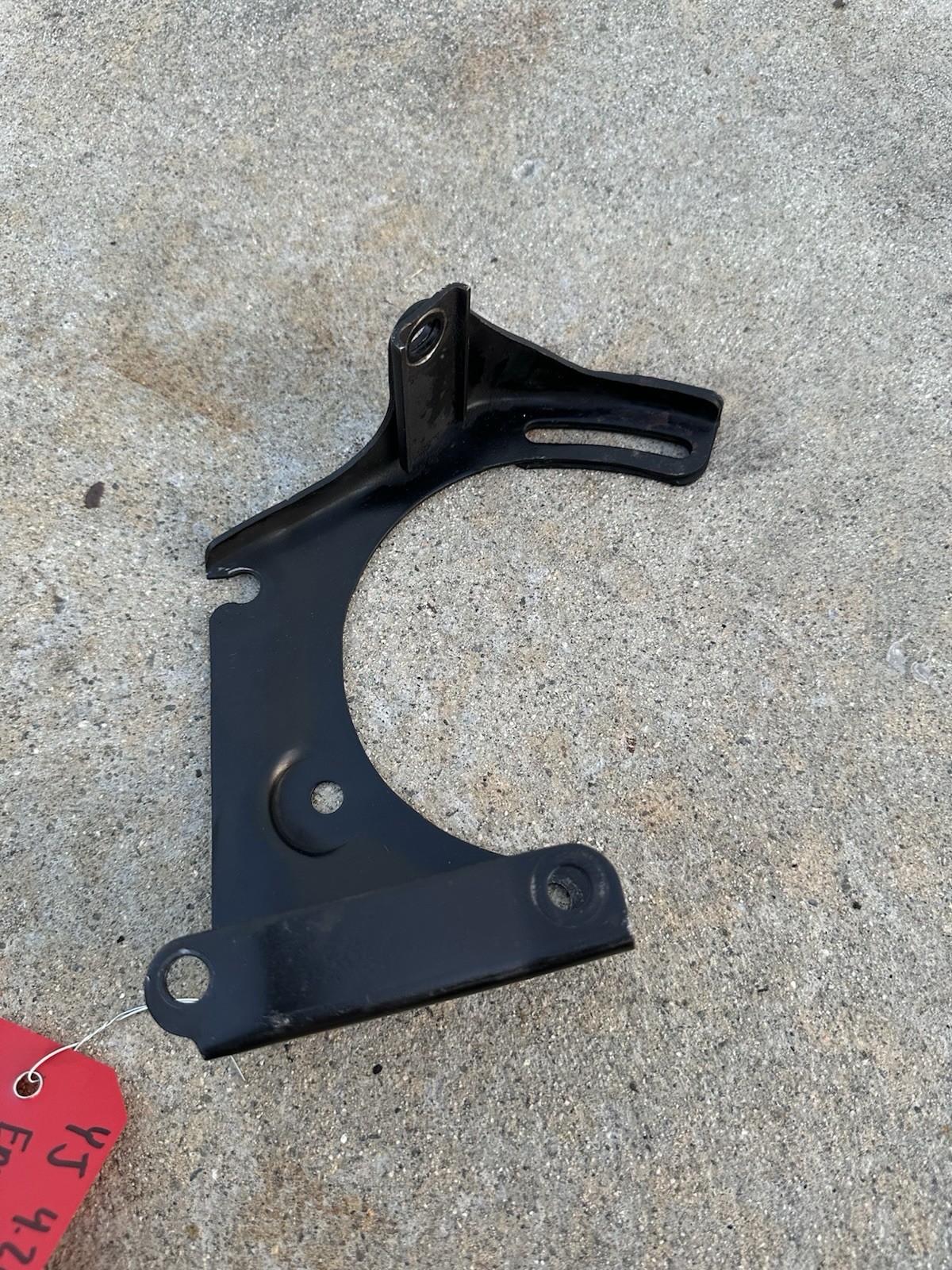 76-90 Jeep CJ/YJ 4.2L Engine Alternator Bracket