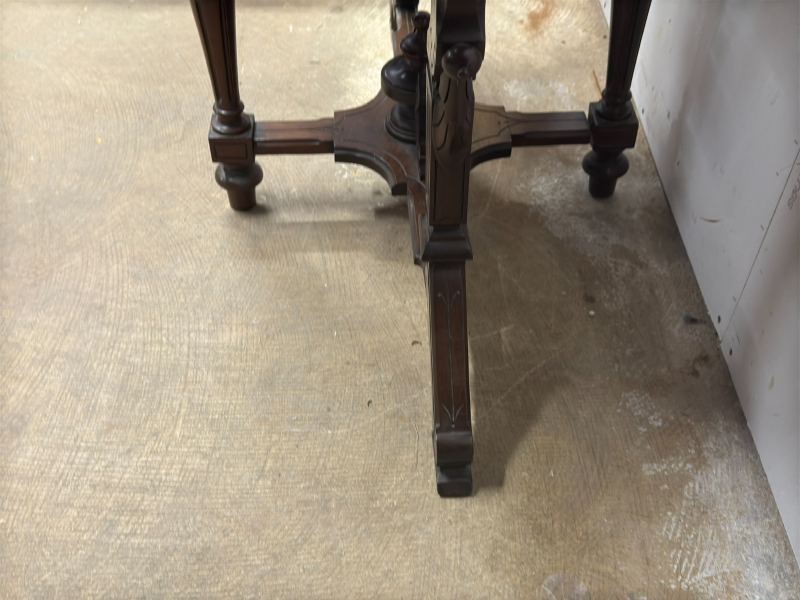 antique Rennaissance revival Victorian walnut parlor center table marble 1870