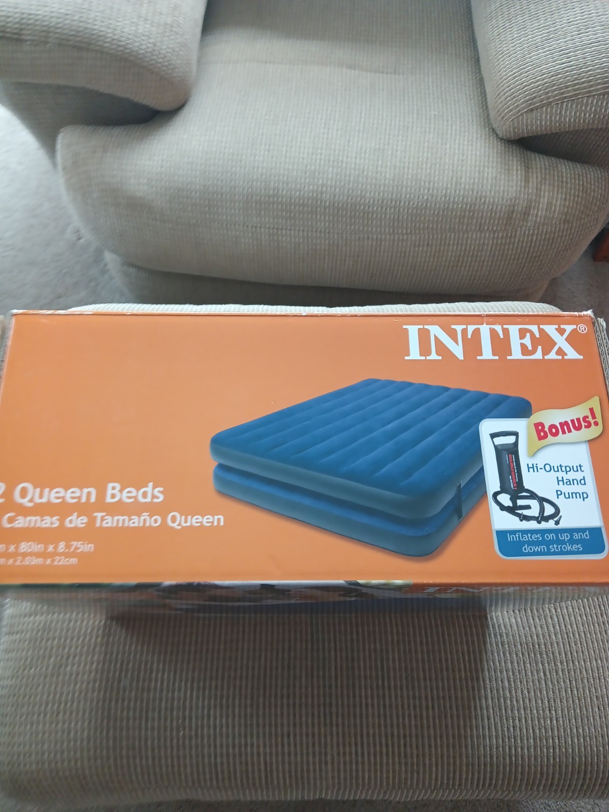 Intex 2 in 1 Guest Bed 2 Queen Sized Air Mattress Beds w/ Hi Output Hand Pump