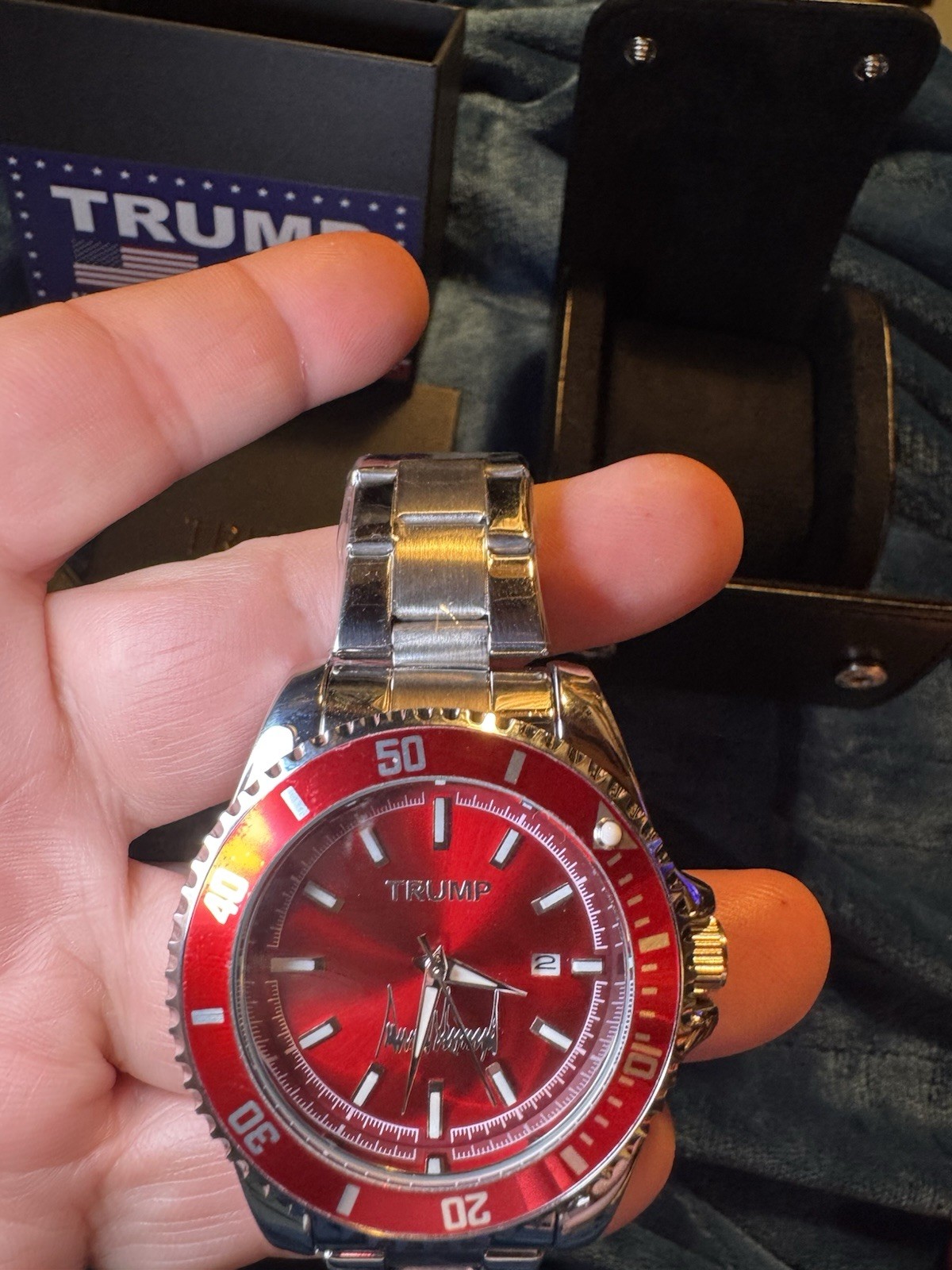 TRUMP VICTORY - Fight Fight Fight - RED BEAUTY - COMMEMORATIVE WATCH