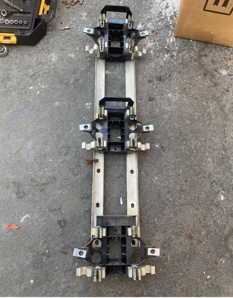 Zinsco Meter Socket PUESR-MT12BT 100 125 or 200A Multi Meter. Only 1 Ps.