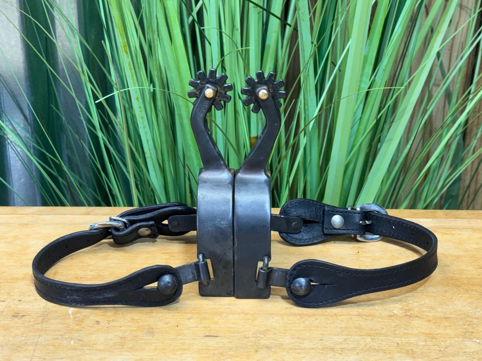 Black Western Spurs w Black Leather Straps