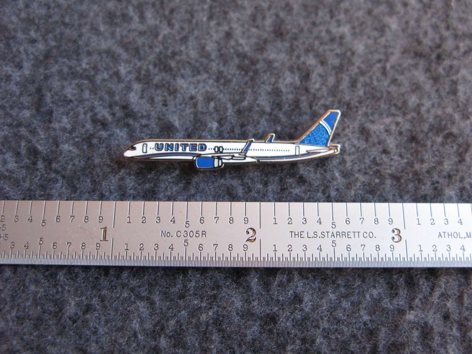 UNITED AIRLINES / UAL BOEING 757 PIN