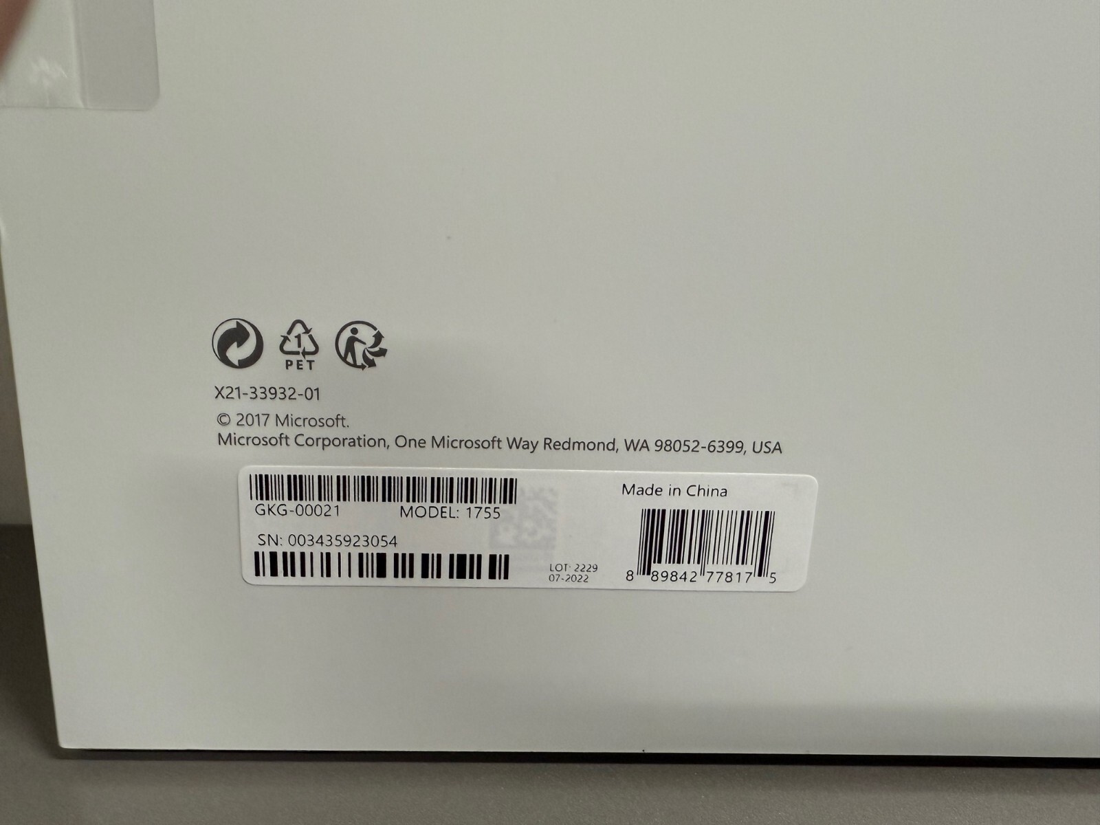 NEW Microsoft Surface Pro Type Cover GKG-00021 Bilingual FRENCH W/Fingerprint