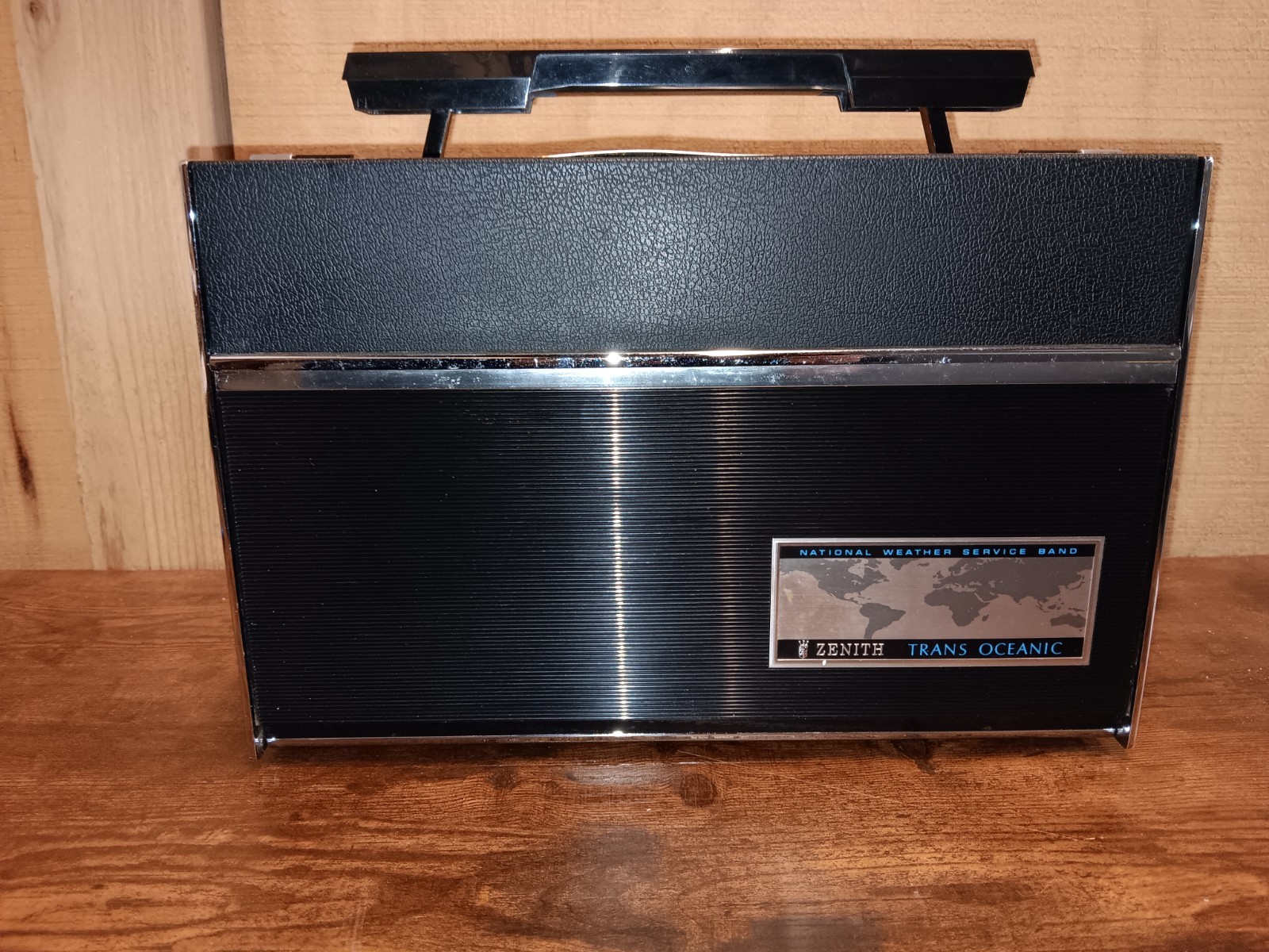 Vintage Zenith Multi-Band Radio Trans-Oceanic Model 7000 VERY CLEAN