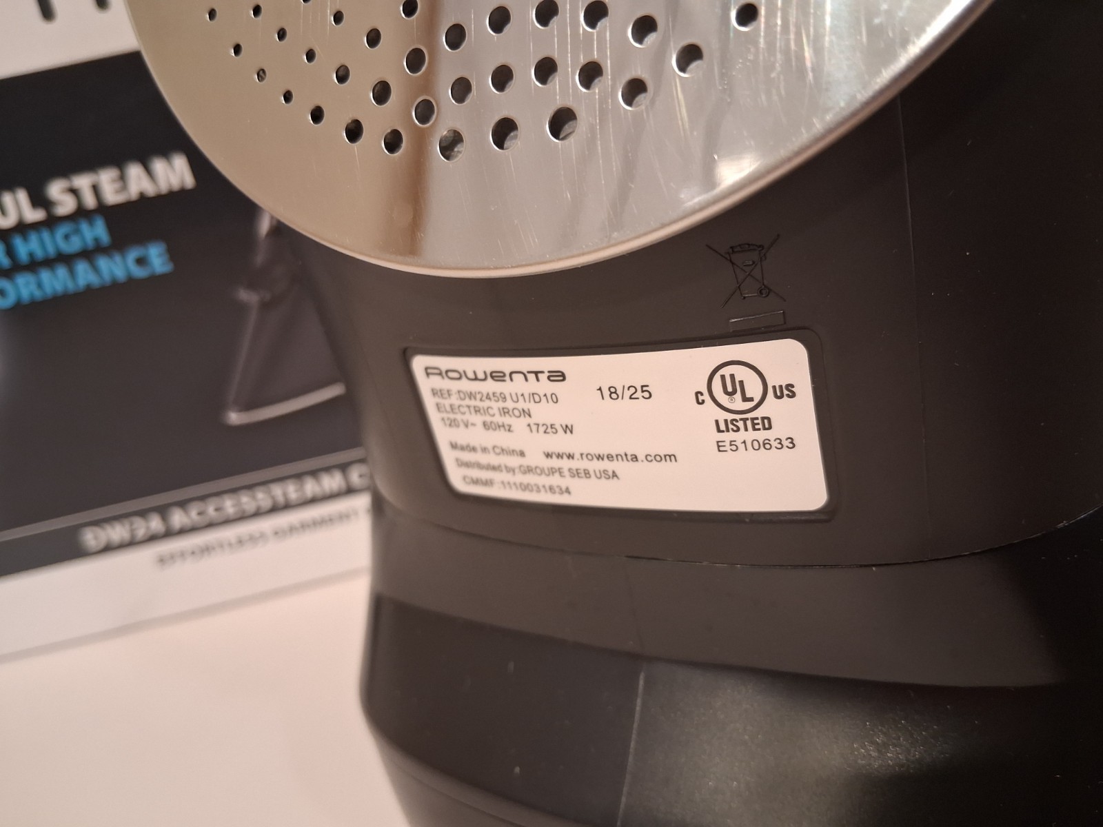 Rowenta Access Stainless Steel Soleplate Steam Iron Retractable Cord DW2459