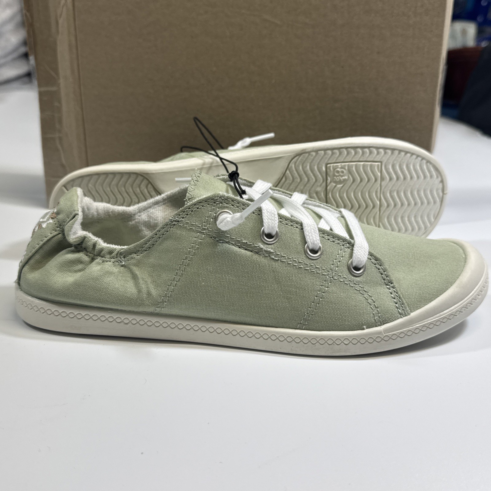 Time & Tru Sage Scrunch Back Memory Foam Woman's Sneakers Slip-on with Laces