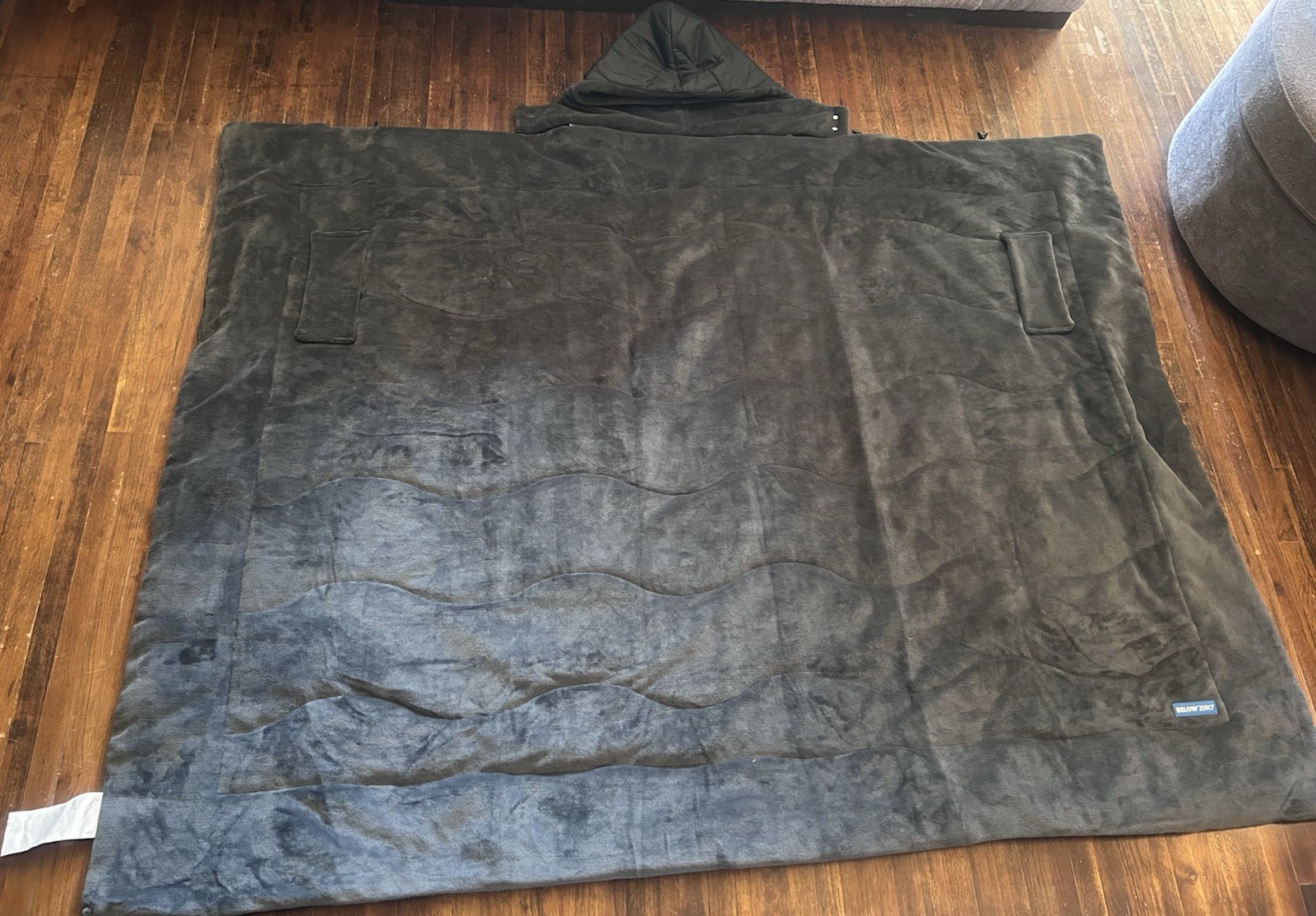 Below Zero Blanket Hooded Poncho Great For Camping Hiking Outer Is Waterproof