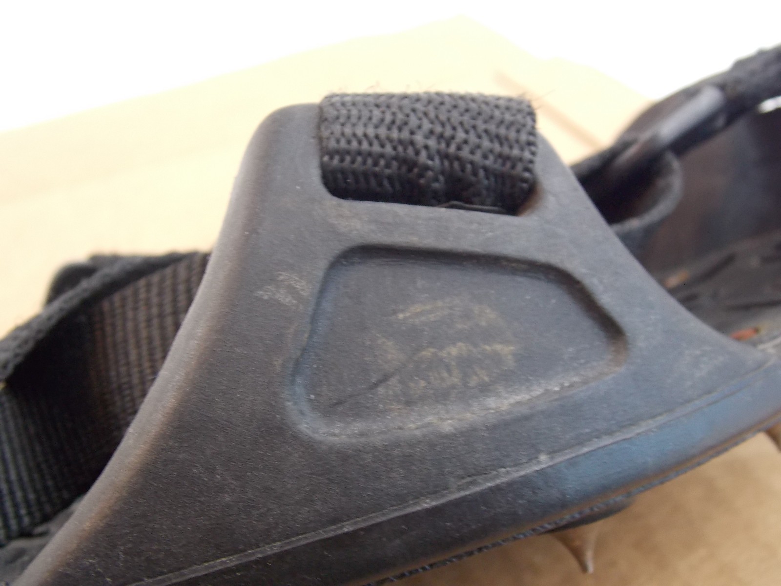 Korkers Rocktrax Plus Medium cleated overshoes fishing etc