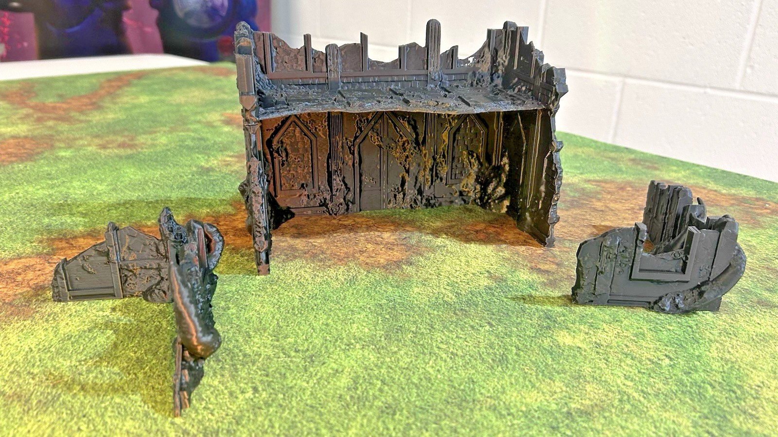 Tabletop Terrain - Infected Ruins - Perfect for Warhammer 40K/Fantasy: 12 pcs