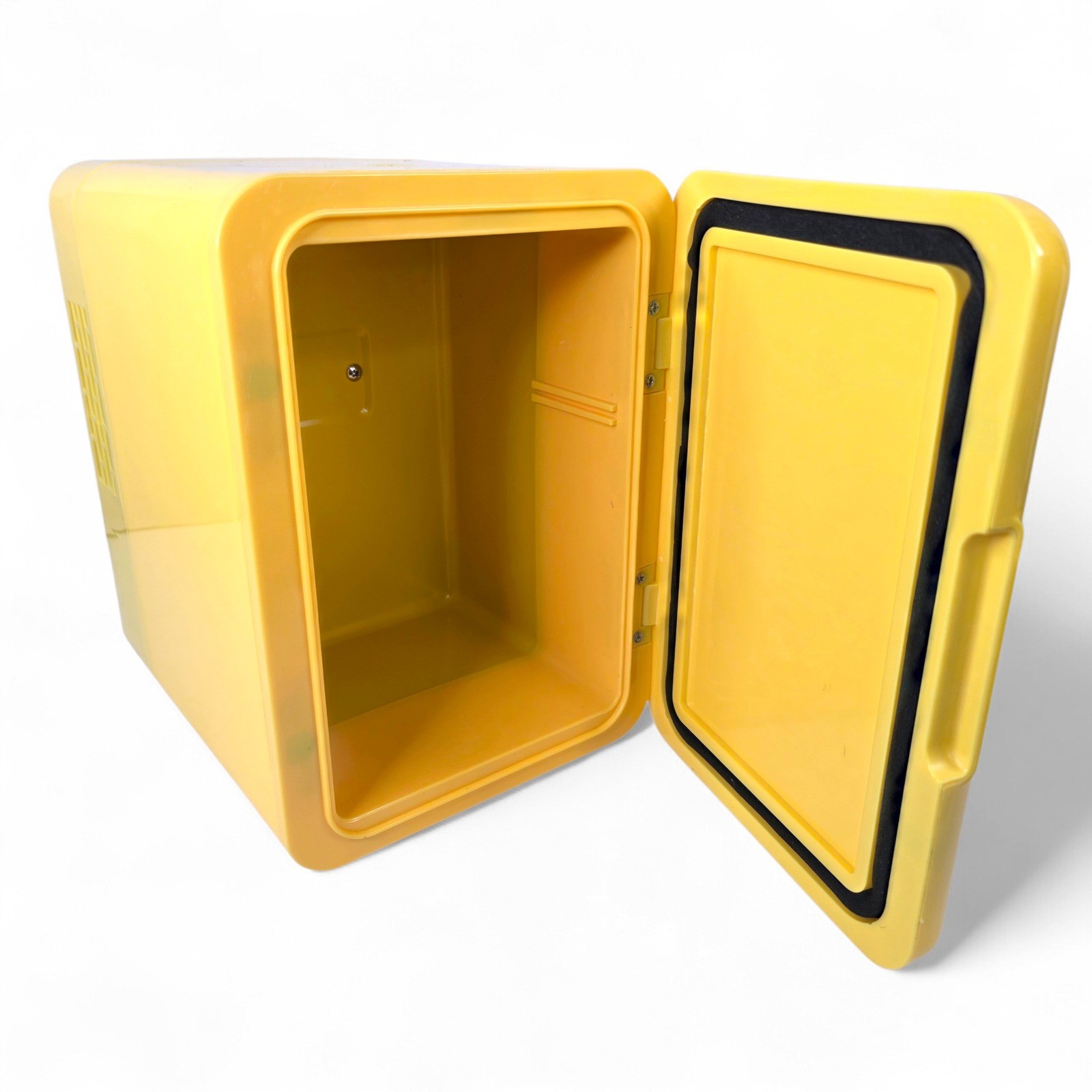 Fortnite Peely Nana Nana 6 Can Mini Fridge Yellow Portable Cooler WM-MIN6-FN