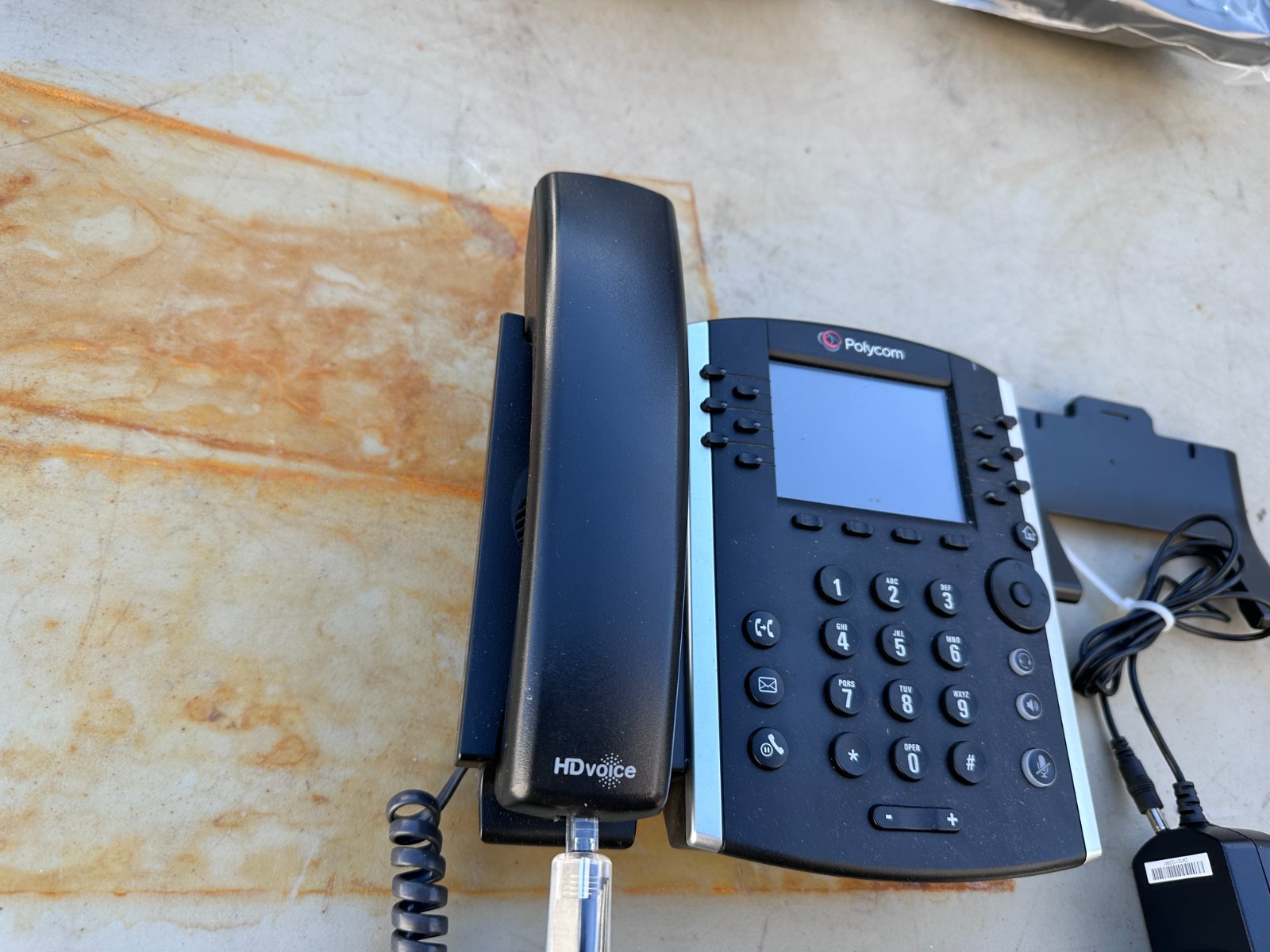 Polycom VVX410 Gigabit IP Phone w/Power supply, anti-twist handset connector