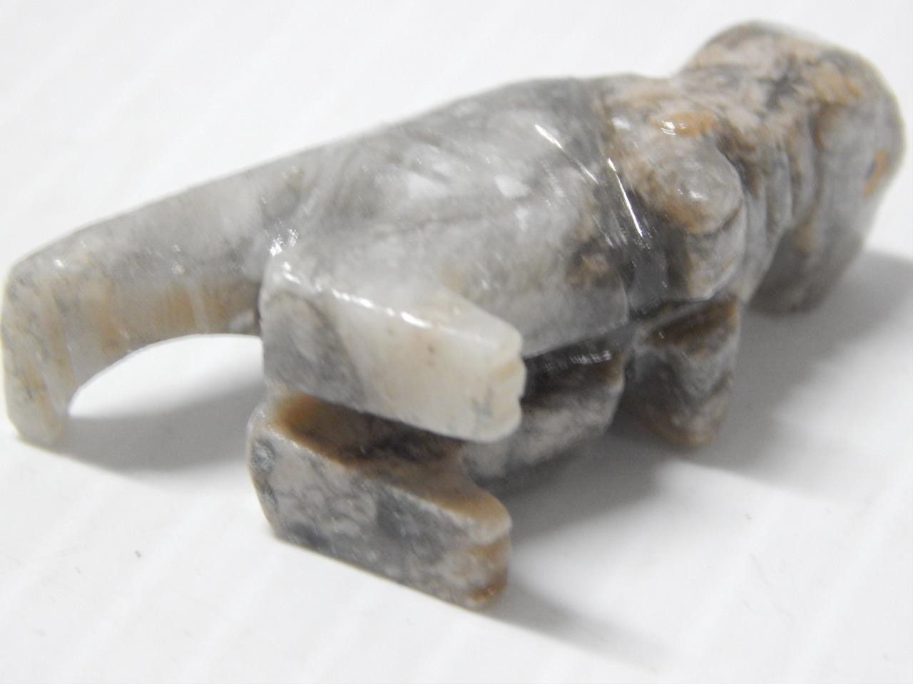 VINTAGE ZUNI INDIAN MINIATURE STONE SARCOSAURUS DINOSAUR FETISH INLAYED EYES