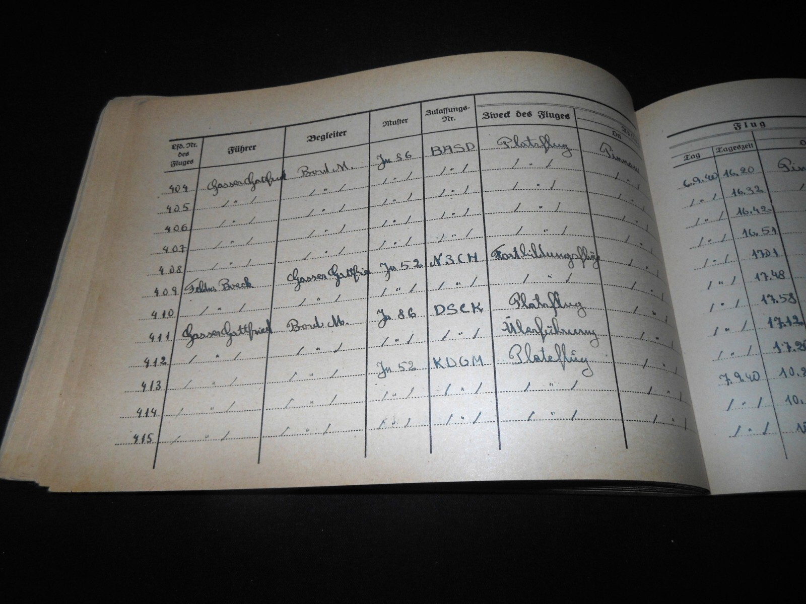 WW II German LW Flugbuch - FLIGHT LOG BOOK - Ju52 He111 Do17 Do23 Ju86 - NICE!