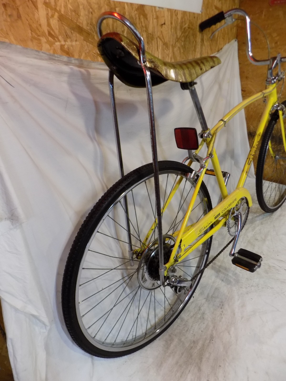 1975 SCHWINN COLLEGIATE 5-SPEED STINGRAY MANTA RAY FASTBACK SPORT VINTAGE BIKE!