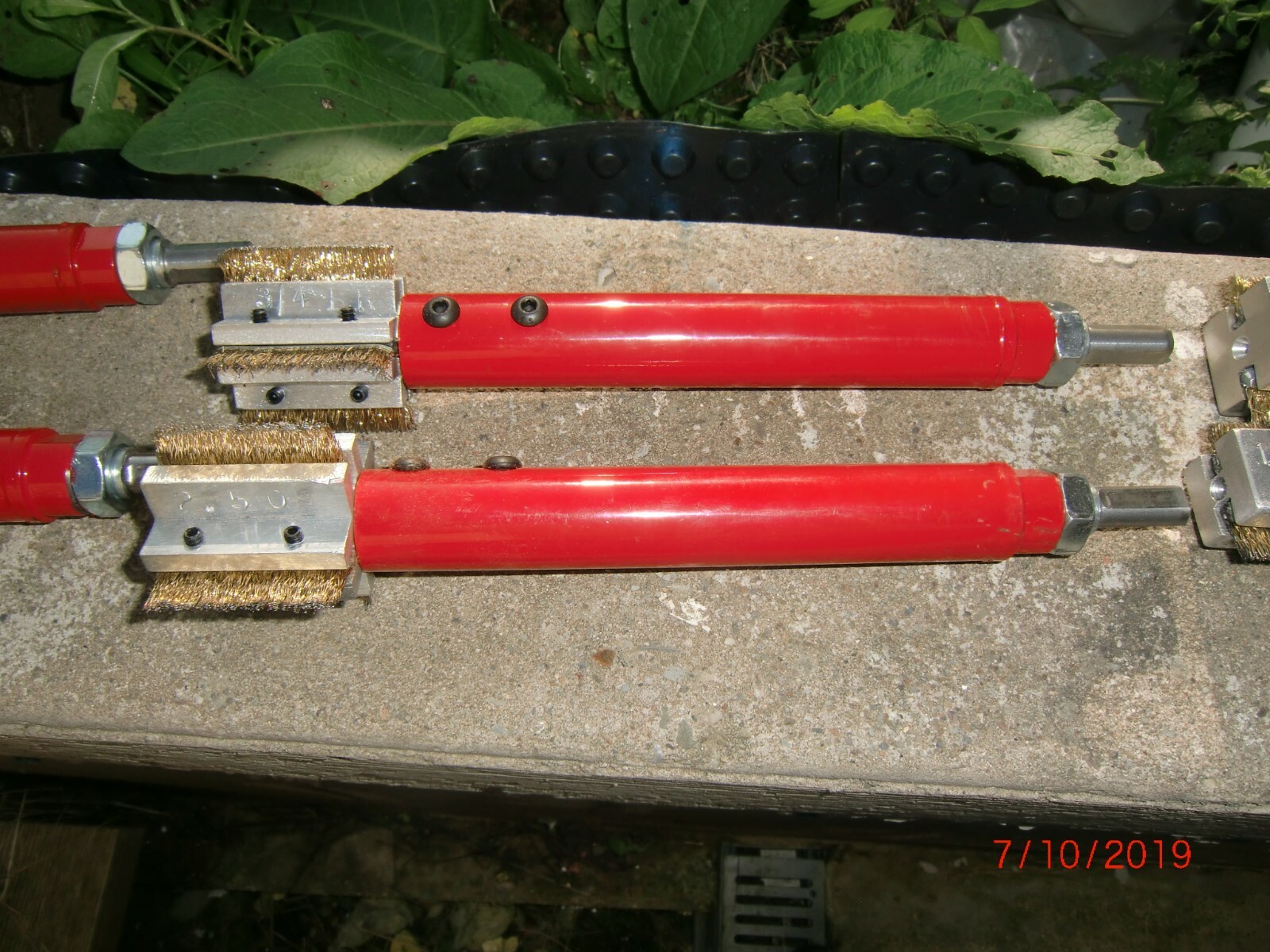 Shipman Bolt and Nut Cleaners 6 Sockets 7 inside nut cleaner more "barely used"