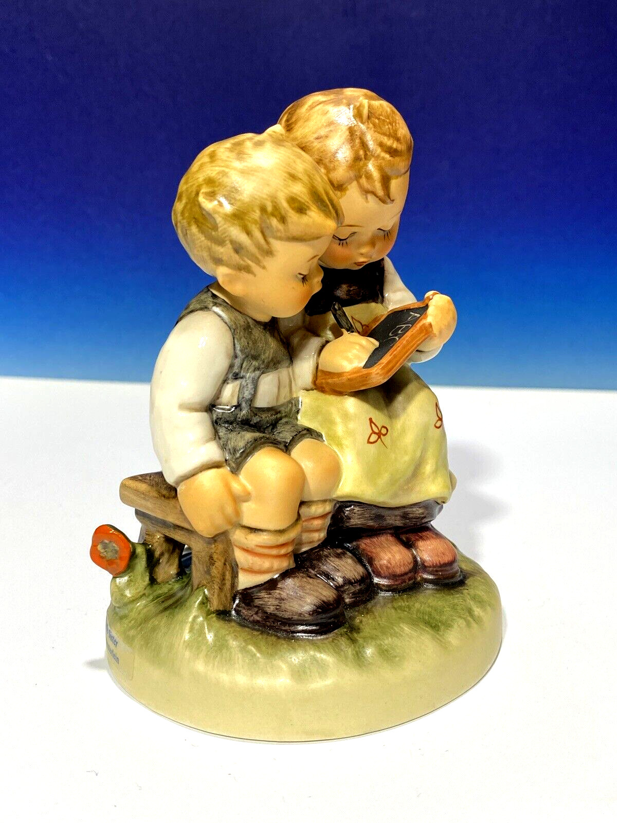 Hummel Goebel Figurines SMART LITTLE SISTER #346/6