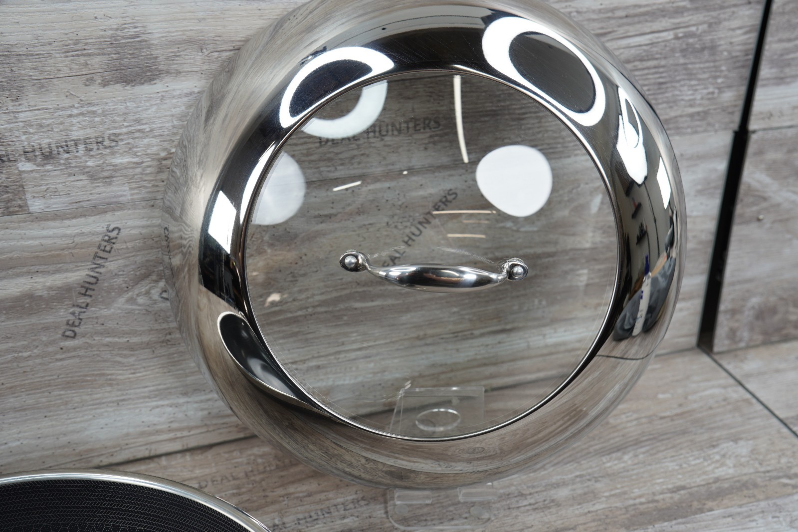 HexClad Hybrid Nonstick 14" Frying Pan, Stainless Steel Lid - Used #8730