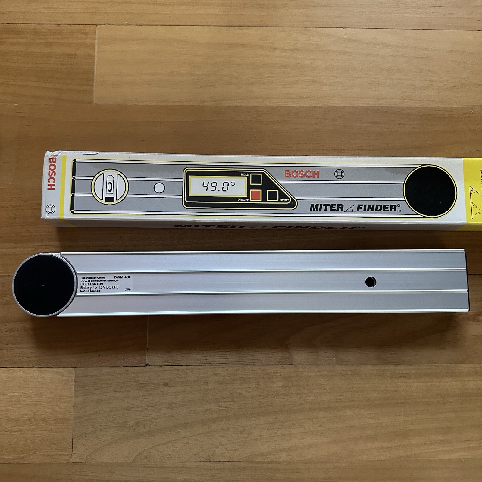 Bosh Digital Protractor Angle Finder DWM40L W/Extension Arm - NIB