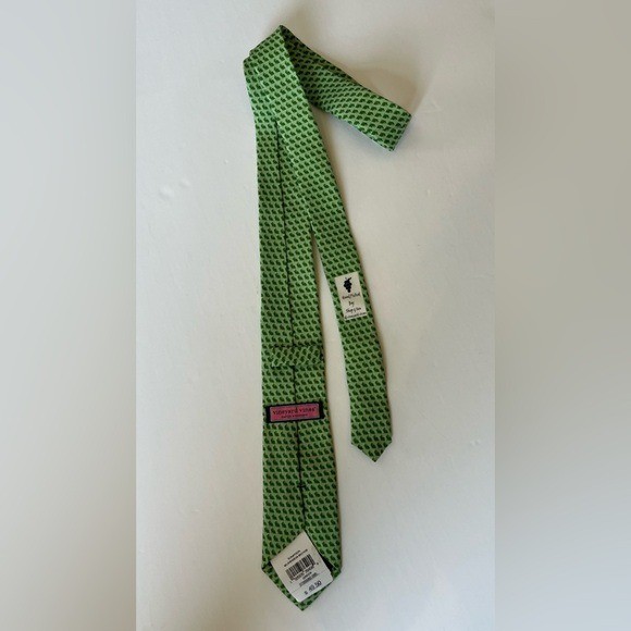 VINEYARD VINES BOYS SILK TIE - ‘EASTER BUNNIES’. GREEN. NEW WITH TAGS