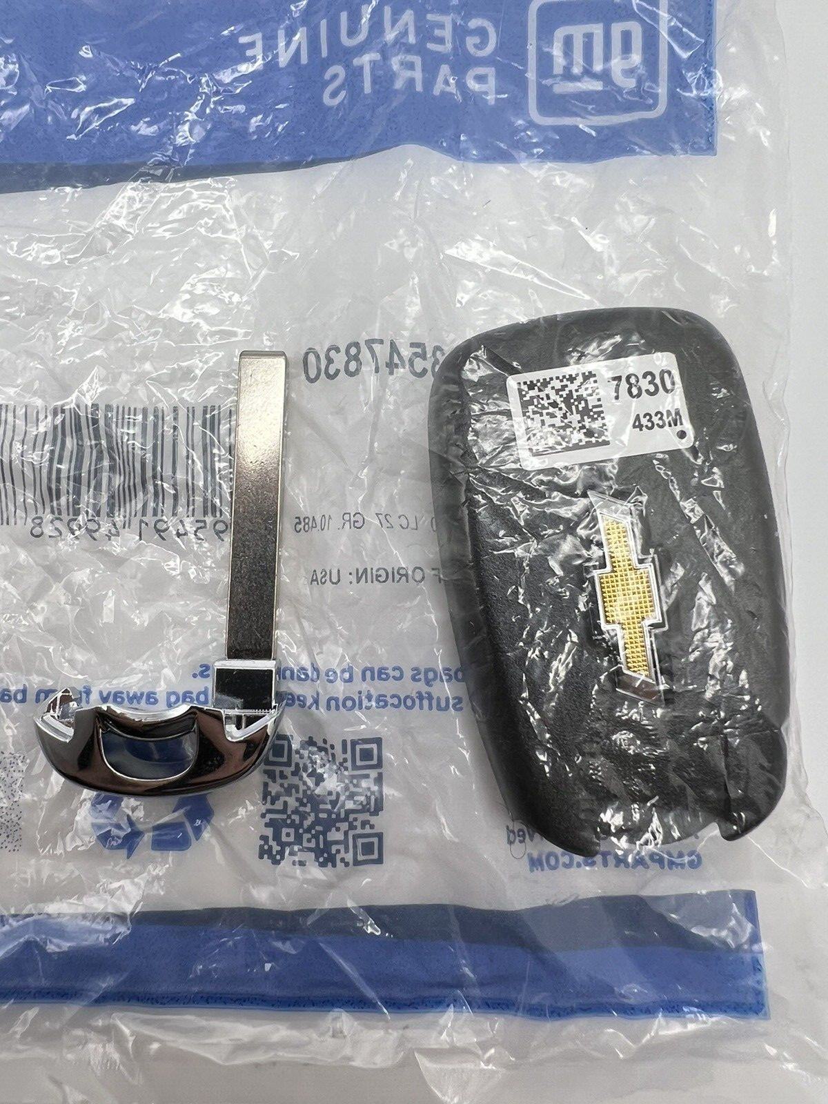 Genuine GM Keyless Entry Remote Smart Key Fob Transmitter 13530713 13547830 OEM