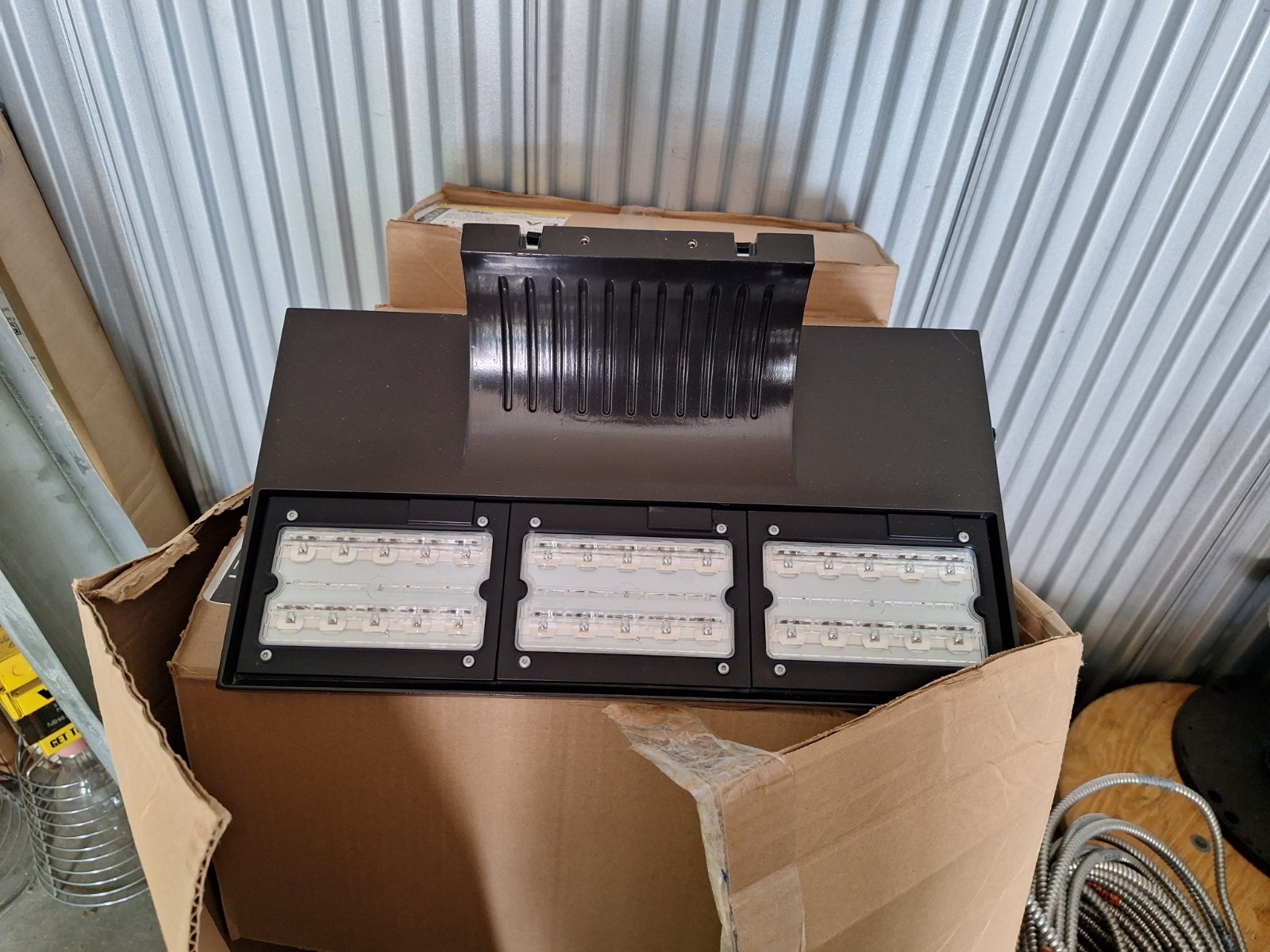 DSXW2 LED 30C 1000 40K T4M 277 PE DDBXD Dark Bronze LED Wall Light