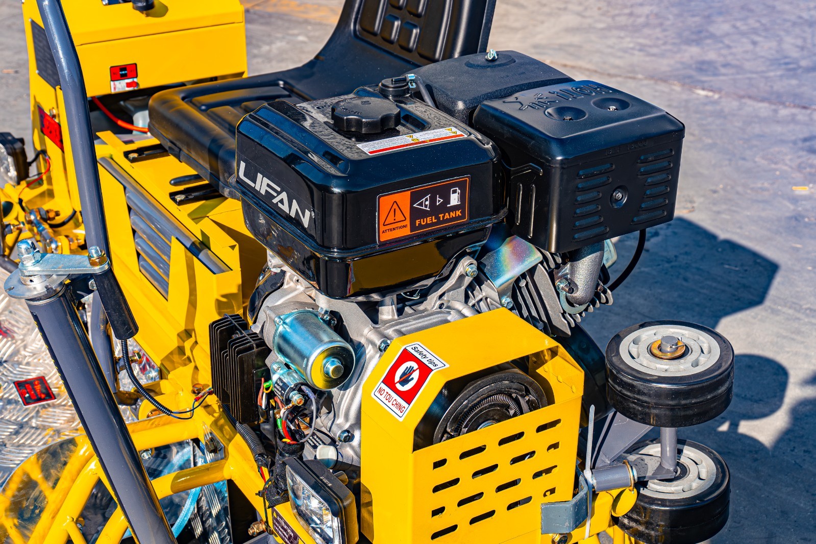 Ride-on Trowel Machine Concrete Road Surface Finisher, New