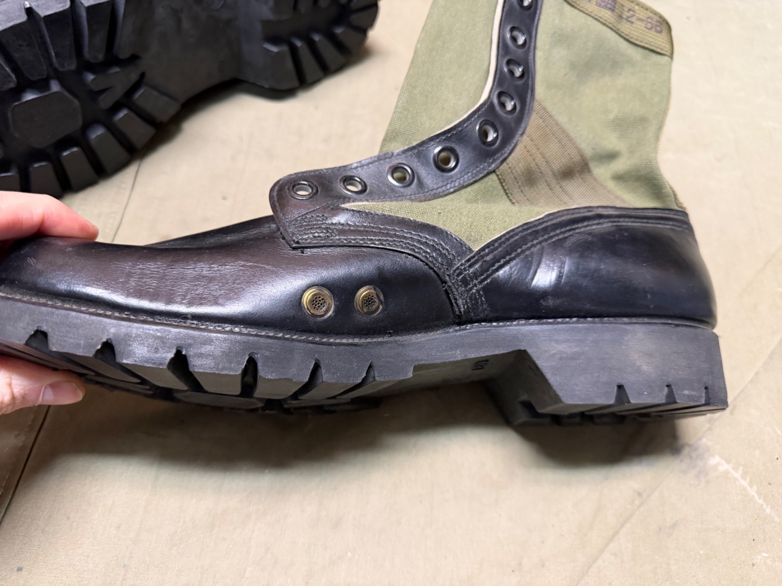 ORIGINAL VIETNAM WAR US ARMY INFANTRY JUNGLE BOOTS, SIZE 12, 1966