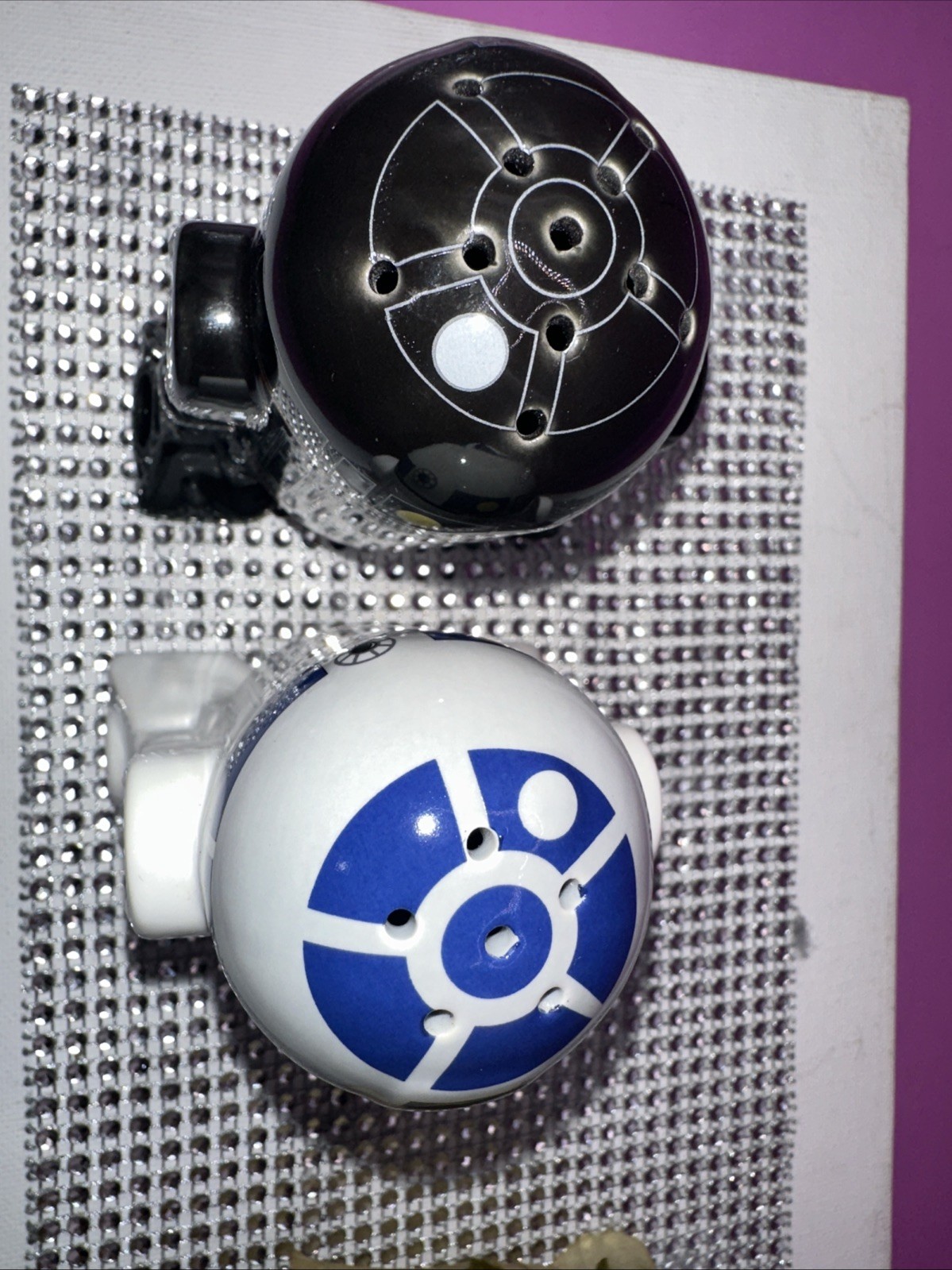 Star Wars Disney R2-D2 & R2-Q5 Droid Salt & 🧂 Pepper Shakers Ceramic 2013!