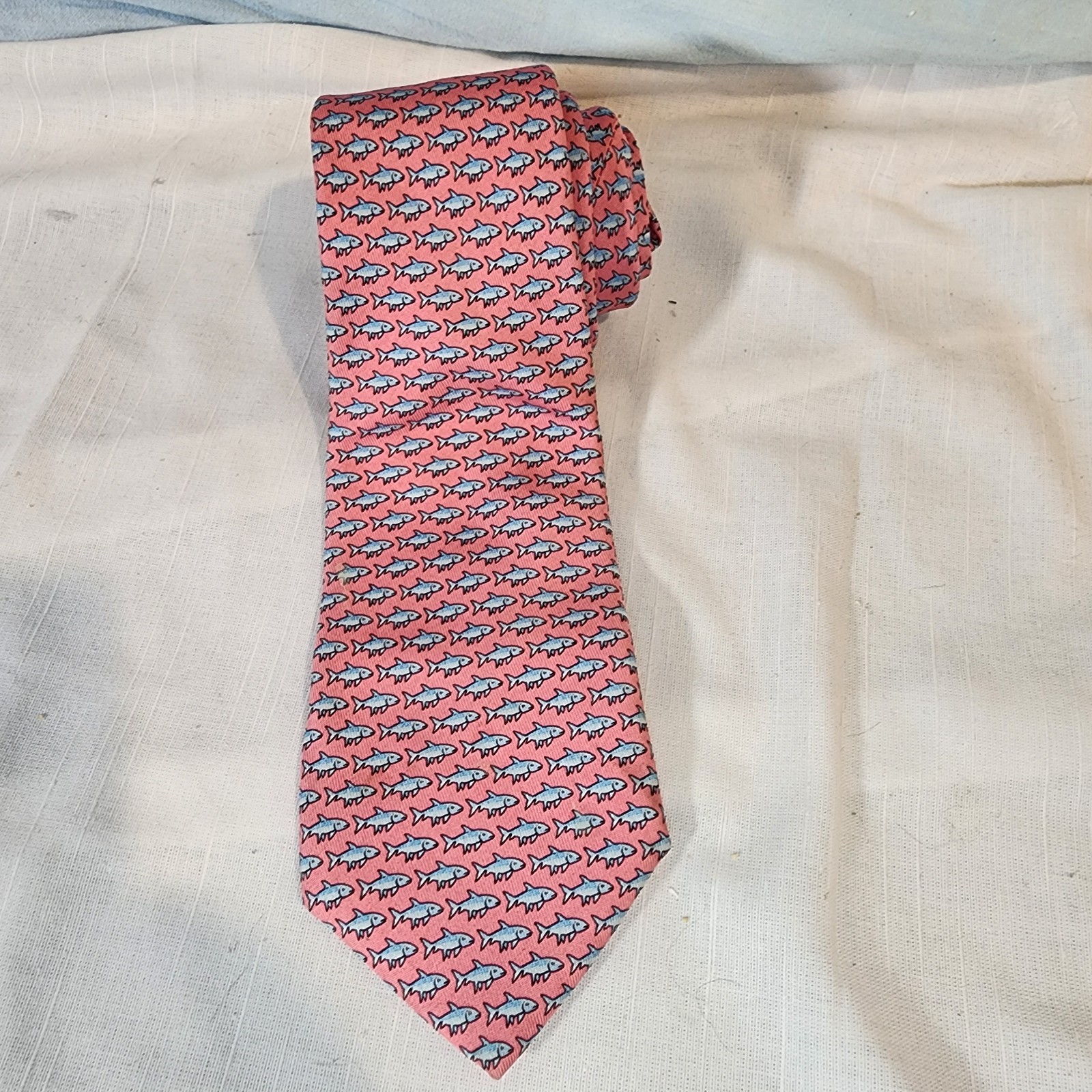 Vineyard Vines, Shep & Ian, Boy's Silk Necktie, Pink with Gray Fish, USA, Nice!