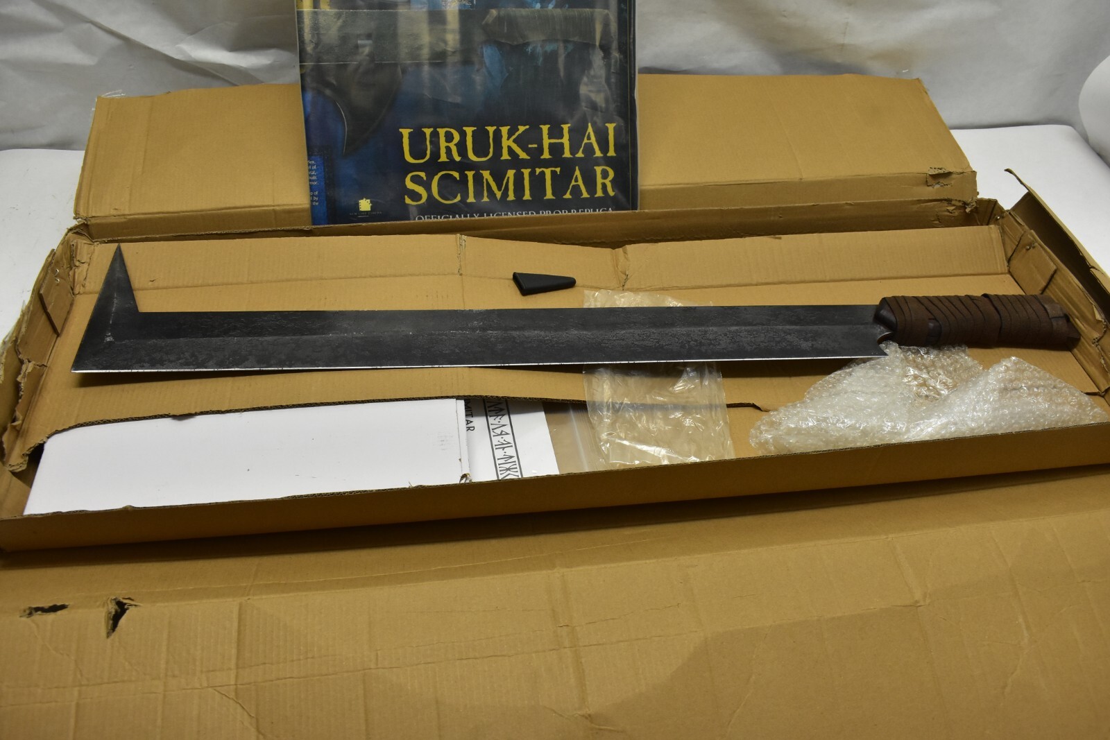 United Cutlery UC1309 Lord of the Rings Uruk-Hai Scimitar Replica