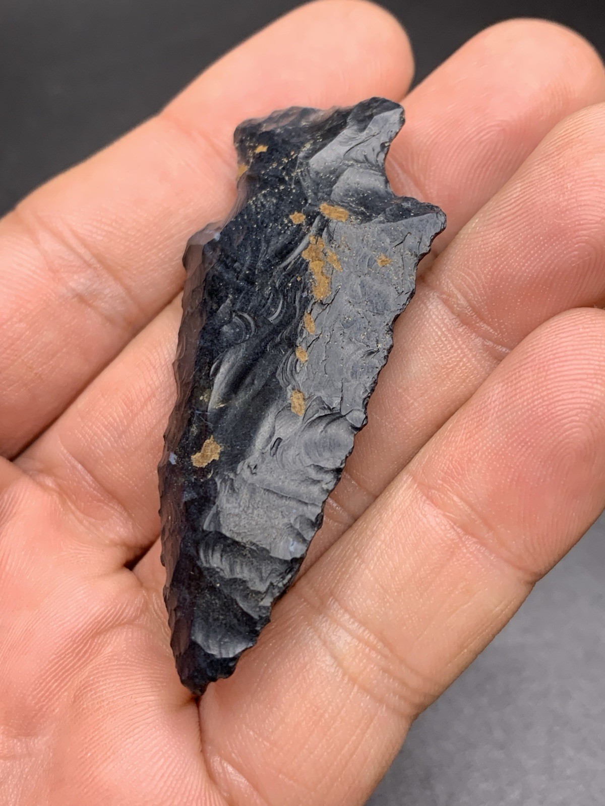 Authentic Heavy Duty Arrowhead From Ohio 2 3/8 Inch Glossy Coshocton Well Flaked