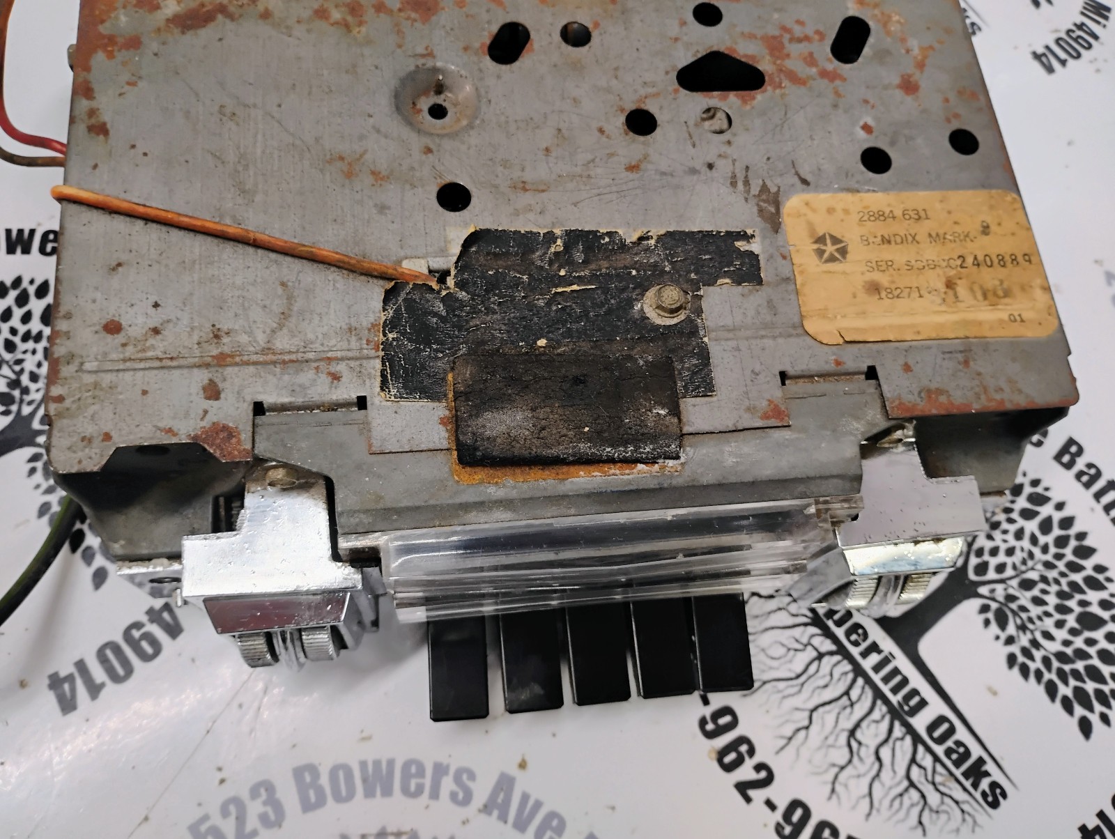 1968-1969 Dodge/ Chrysler Solid State Thumb Wheel AM Radio 2884-631