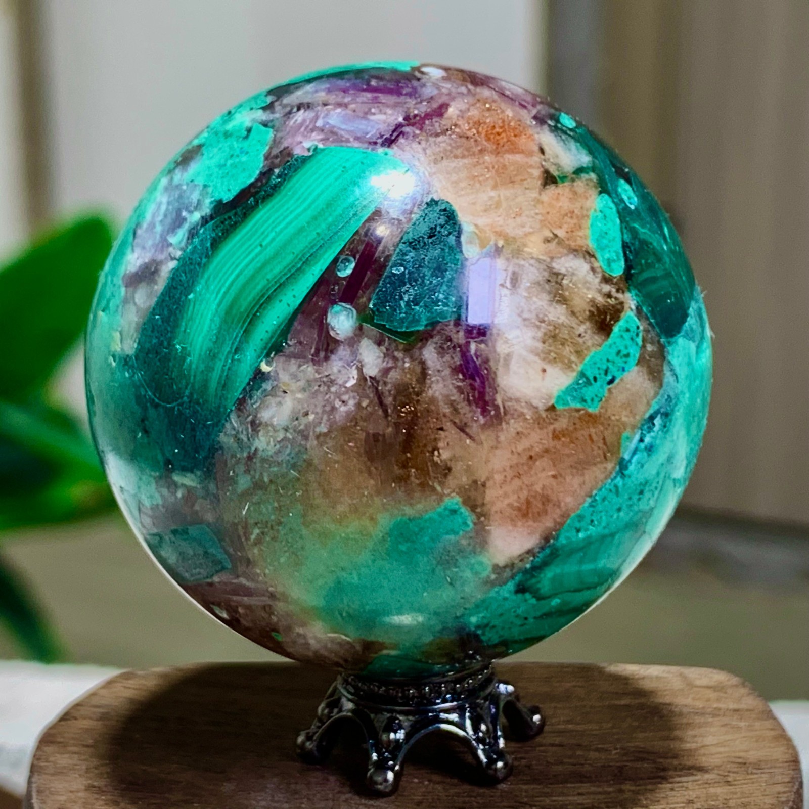 110G Newly discovered rare malachite purple mica symbiotic sphere restoration