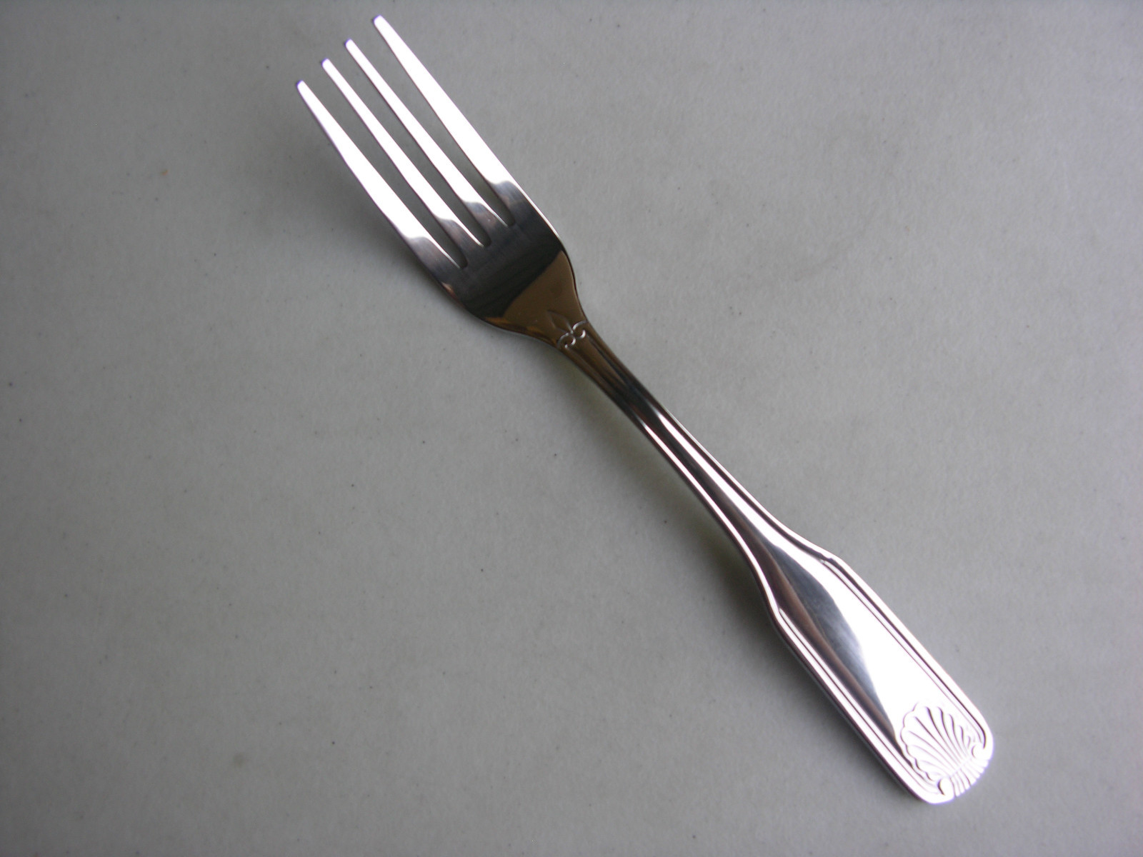 USA SELLER  12 DINNER FORKS SHELL EX-HEAVY WEIGHT 18/0 S/S FREE SHIPPING US ONLY