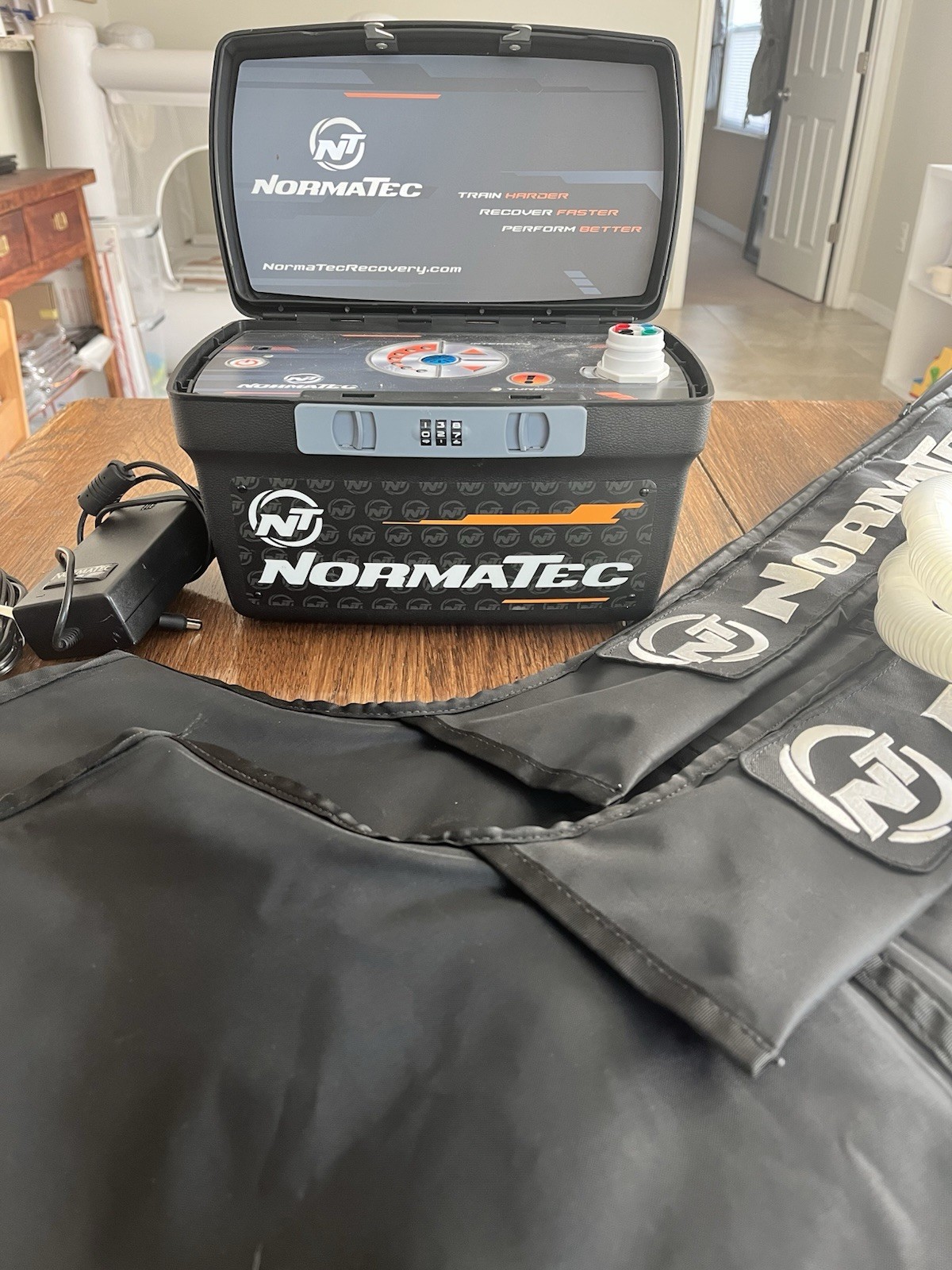 Normatec Compression Therapy Recovery System. Model#PPS-101.