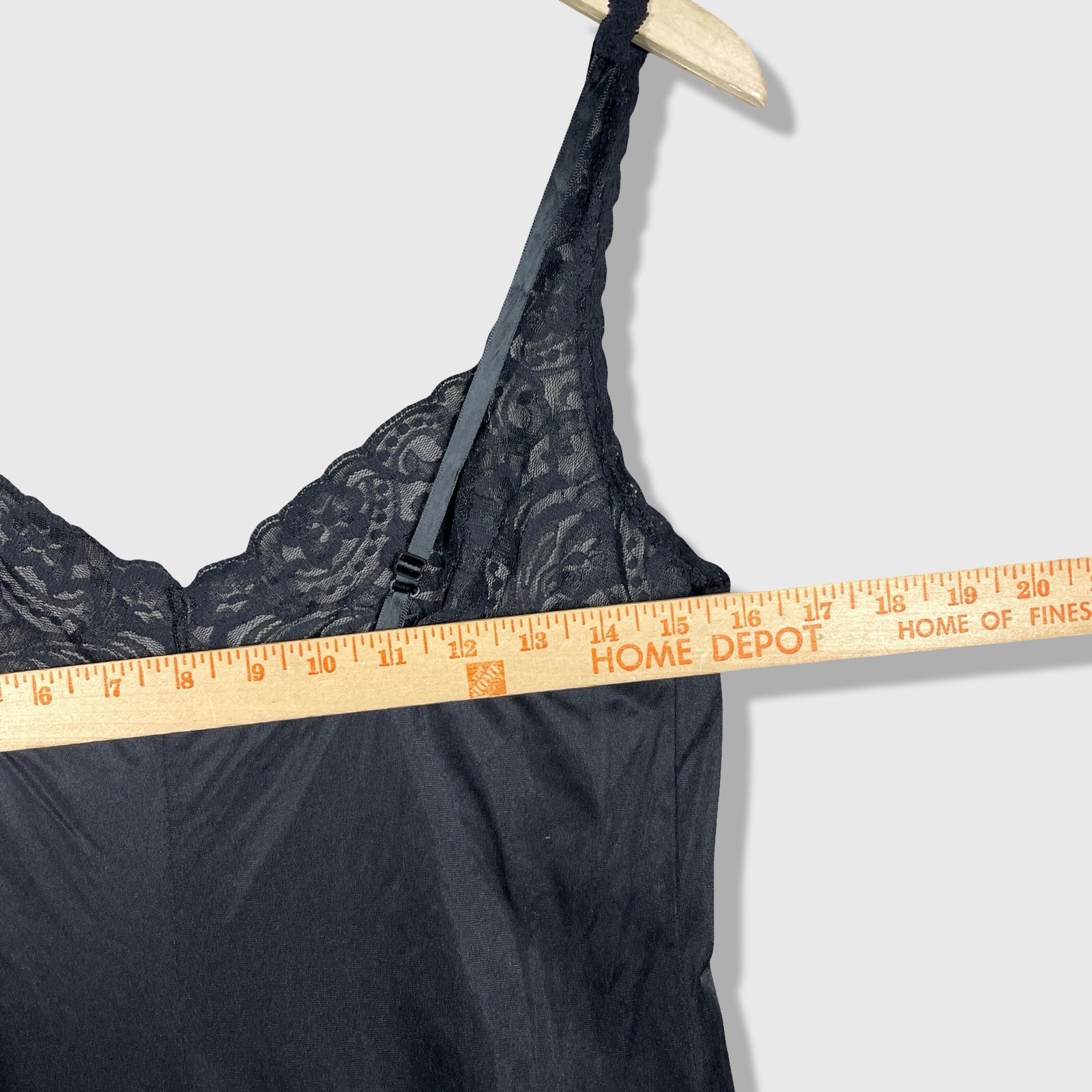 Vanity Fair Full Slip Lingerie Womens 36 Black Lace Trim Vintage Luxury