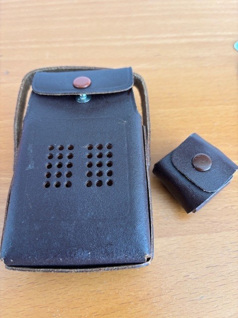 VINTAGE OLD TRANSISTOR RADIO MODEL TR 690 , COMPLETE IN BOX - STUNNING