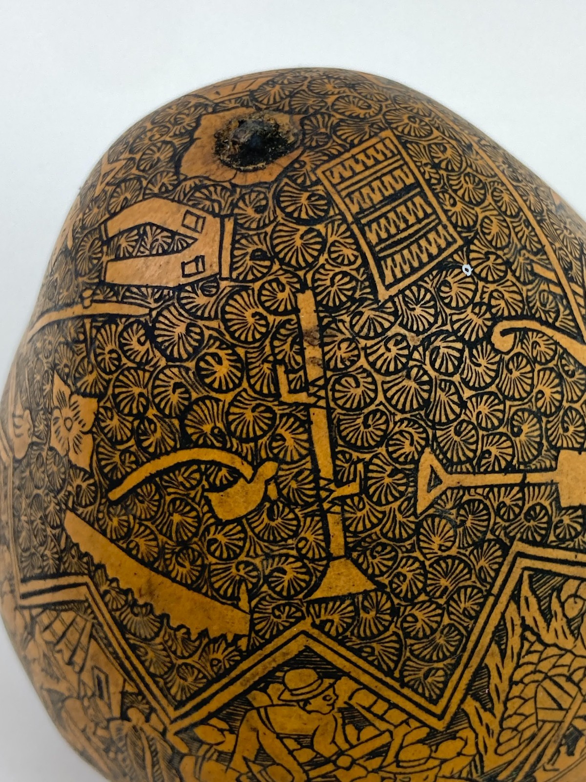 Peruvian Storyteller Folk Art Intricate Hand Carved Gourd Farming Gardening Peru